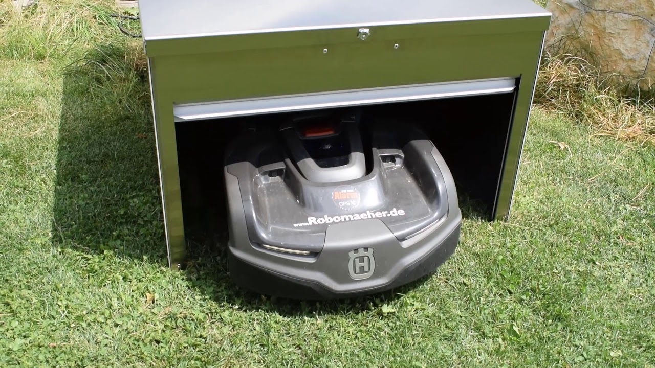 Automower 435x Awd Andockvorgang Rolltorgarage XL YouTube