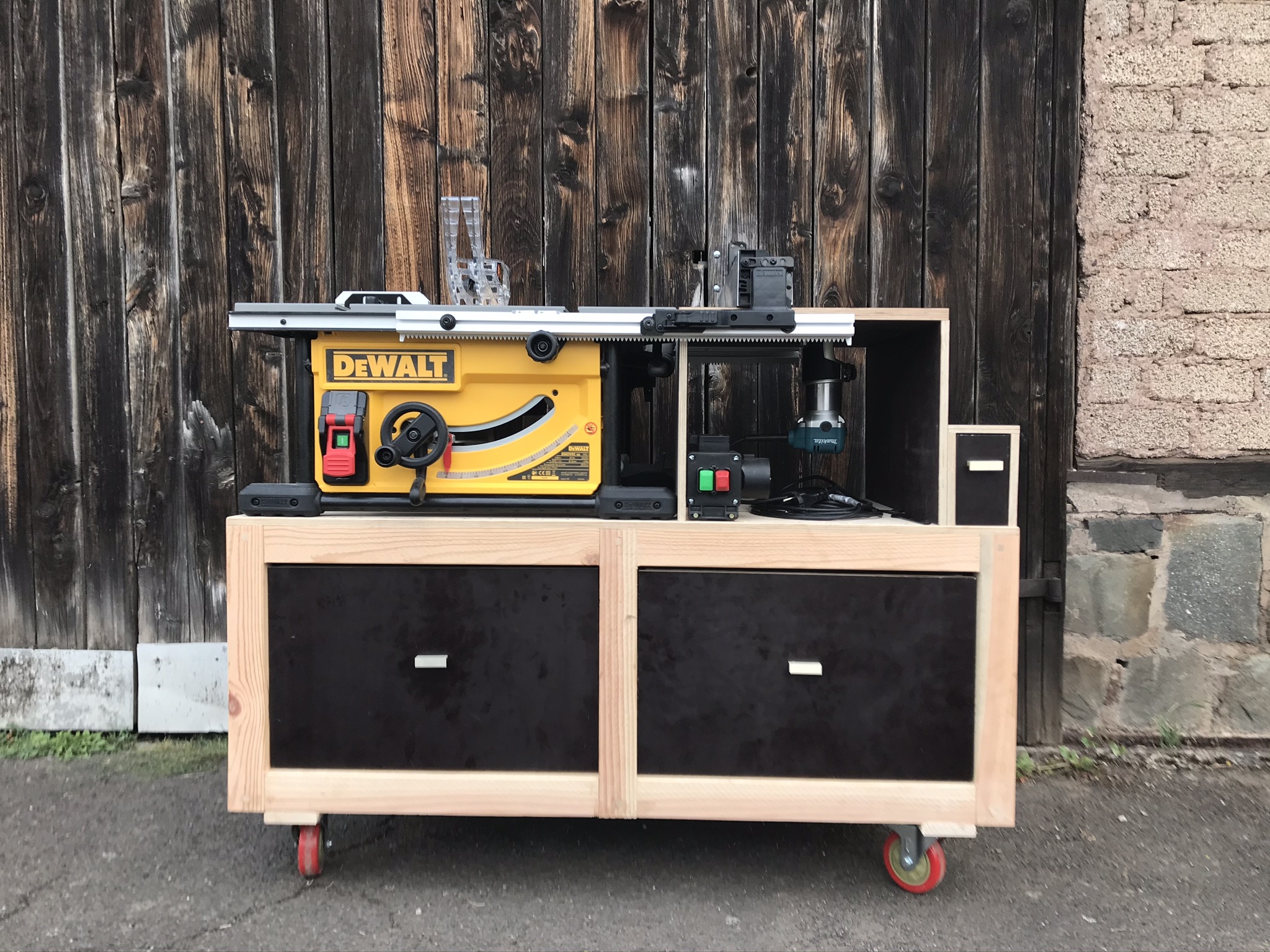 Best Table Saw Review 2024 DeWALT DWE7492 The New King 