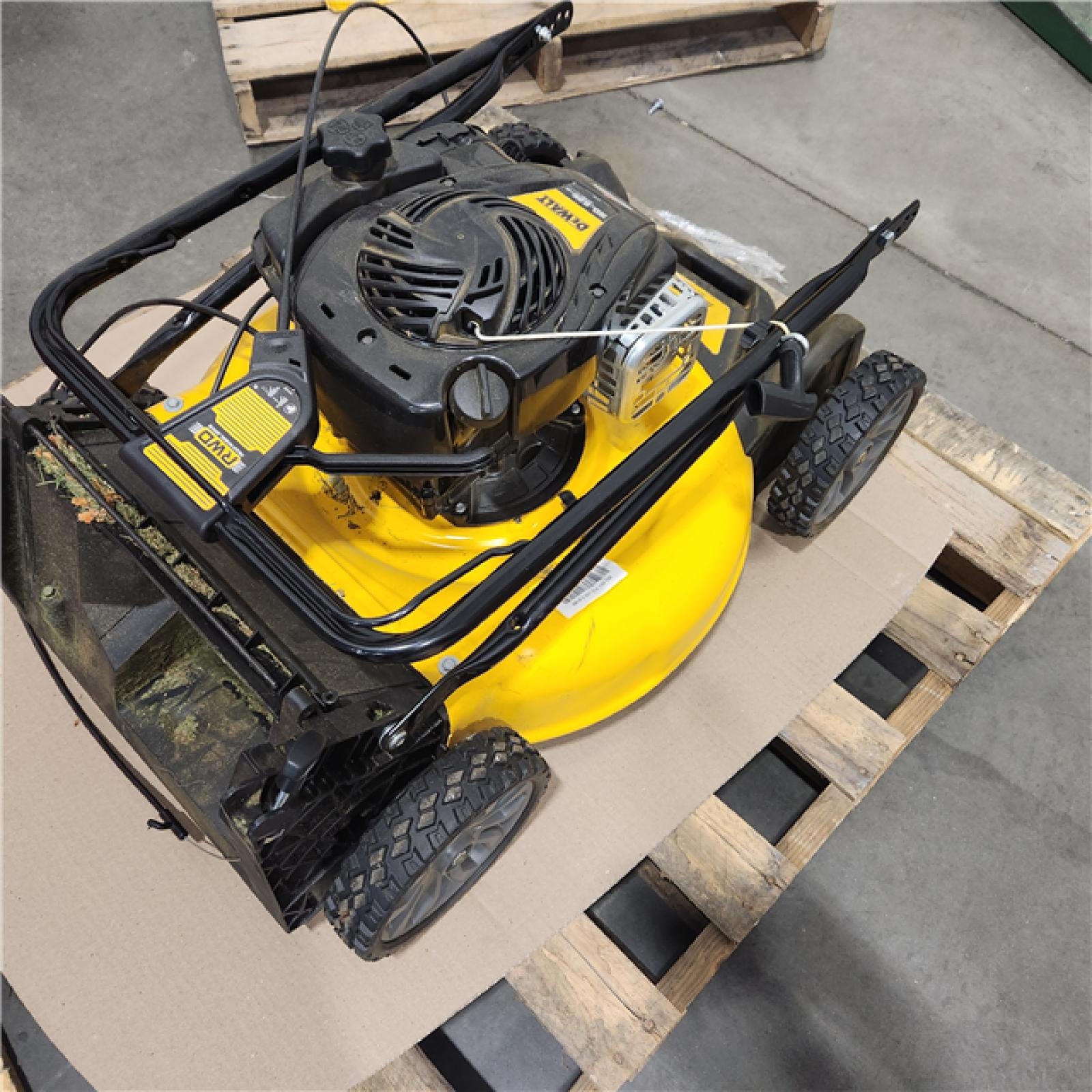 DALLAS LOCATION AS IS DEWALT 21 In 150cc Briggs And Stratton 625ex Engine Rear Wheel Drive