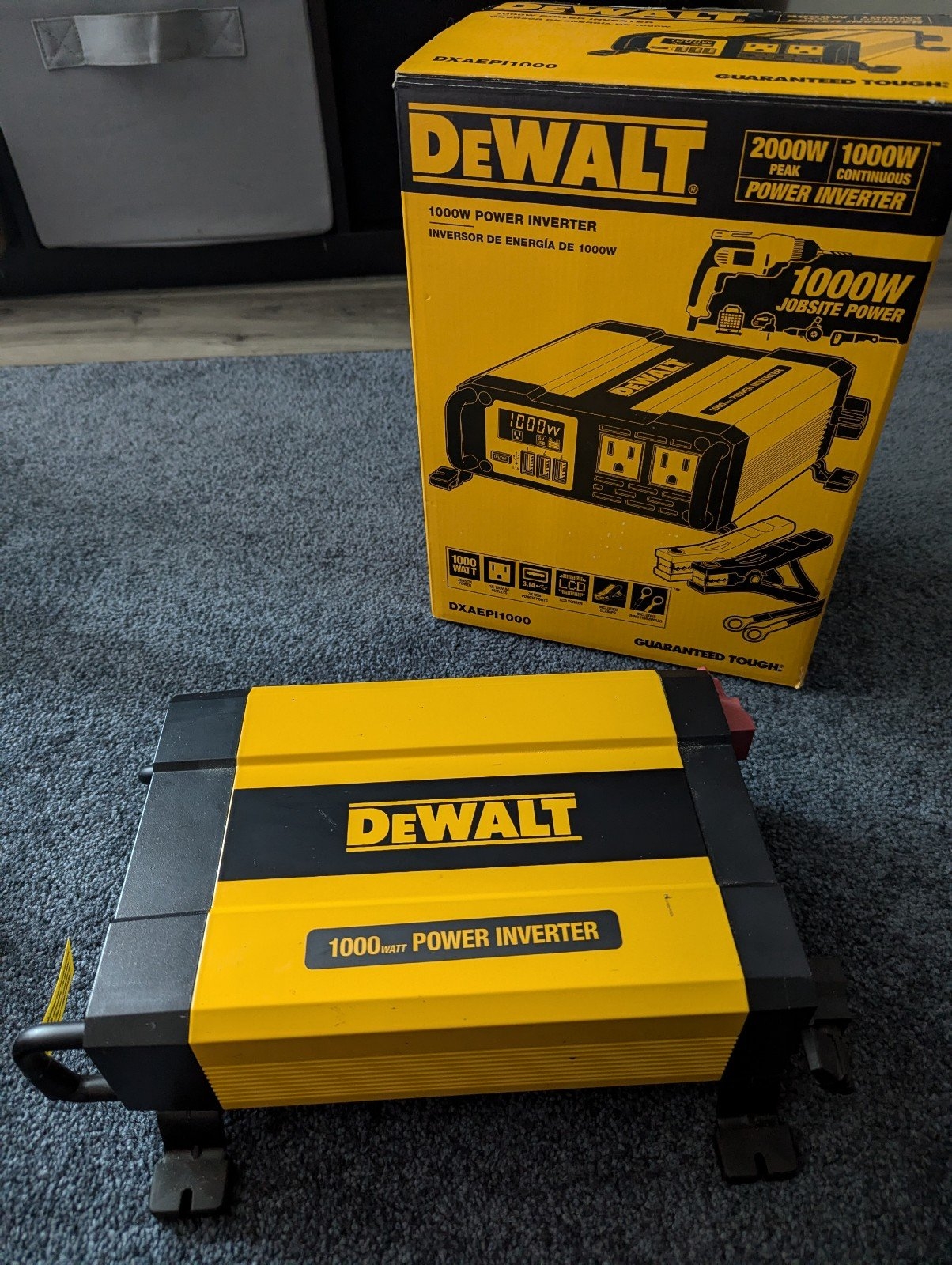 DeWalt 1000W Power Inverter For Reliable Energy Conversion
