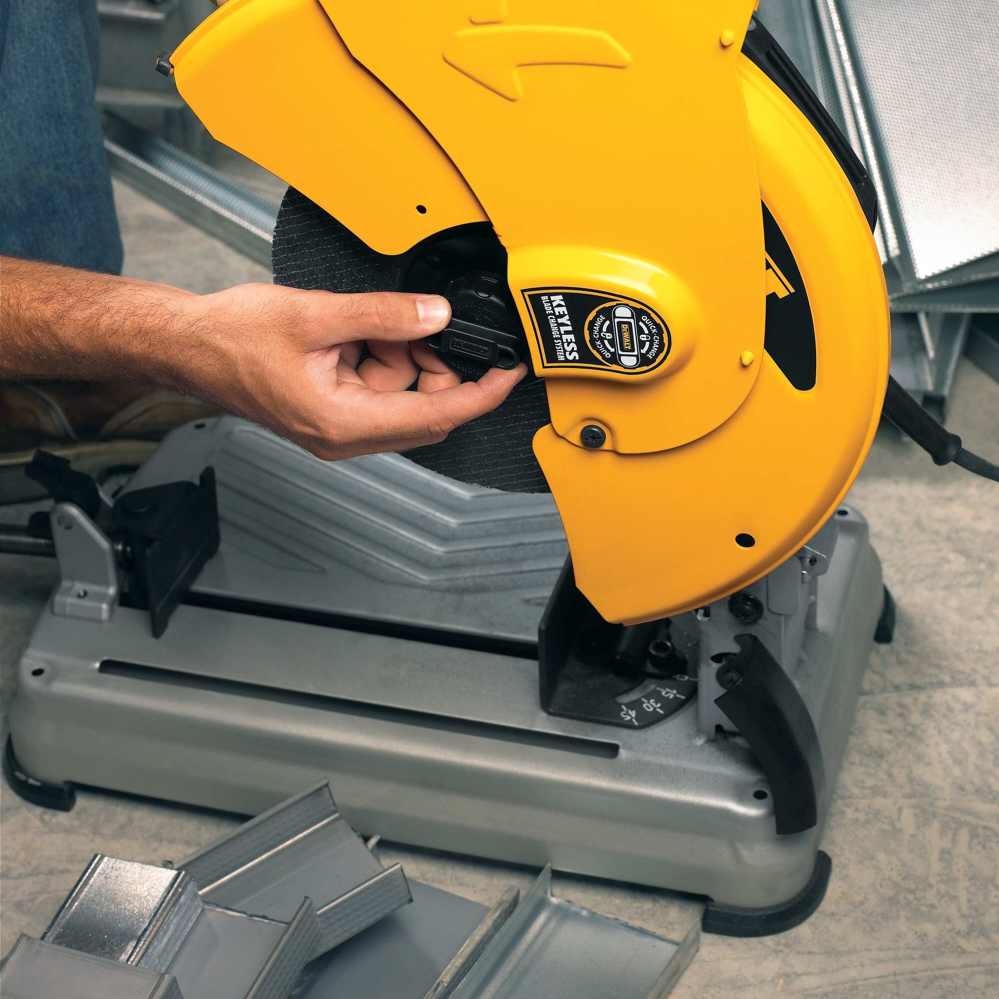 DEWALT 15 Amp 14 in Metal Base Chop Saw