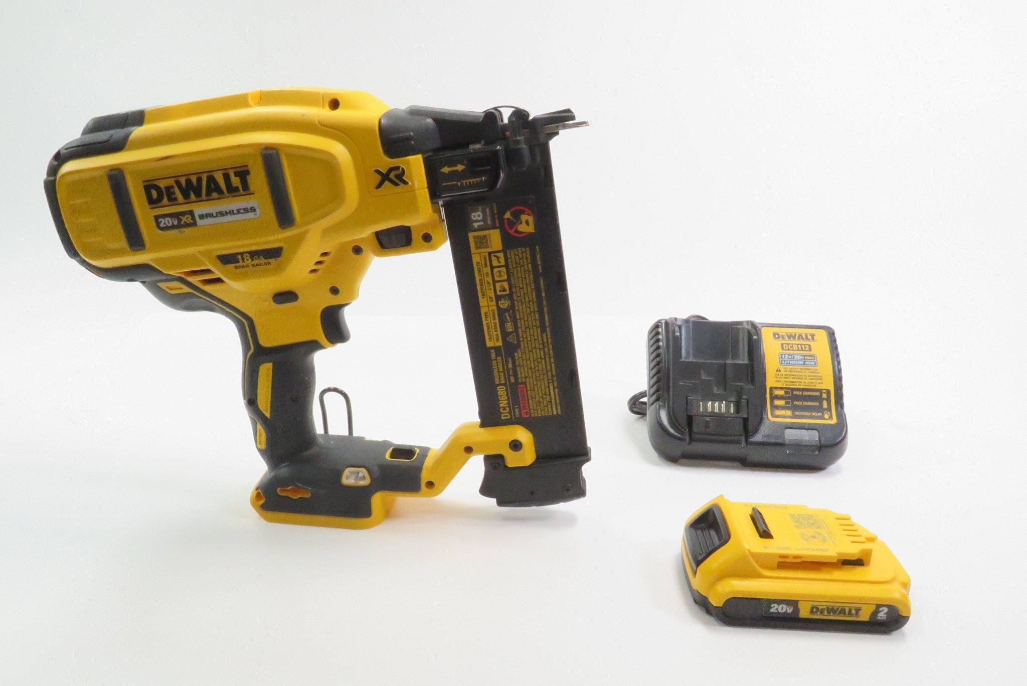 Dewalt 20 Volt 18 Gauge Nailer DEWALT 20V MAX XR Lithium Ion Electric Cordless 18 Gauge