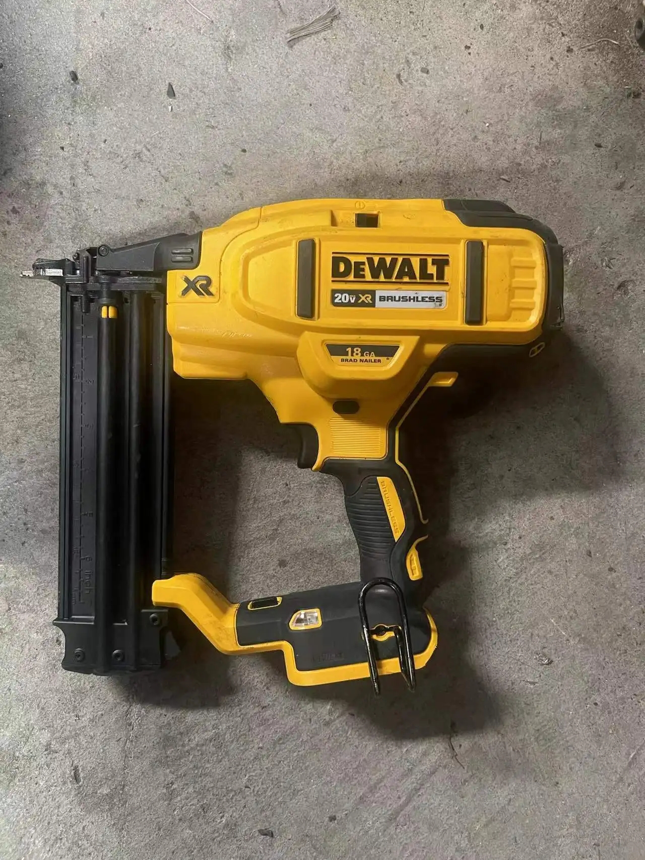 Dewalt 20 Volt 18 Gauge Nailer DEWALT 20V MAX XR Lithium Ion Electric Cordless 18 Gauge