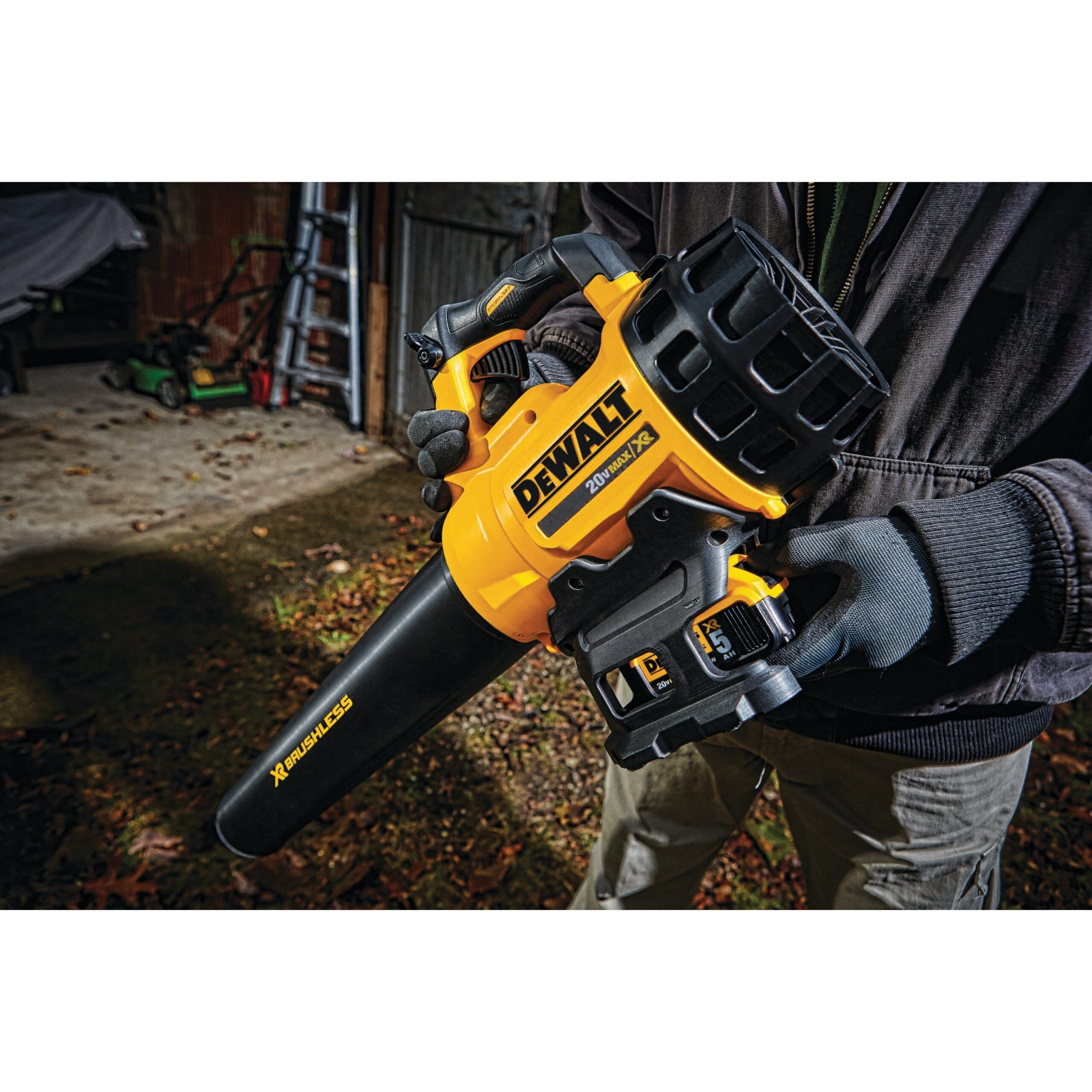 DEWALT 20 volt Max 400 CFM 90 MPH Brushless Handheld Cordless Electric Leaf Blower 5 Ah Battery U0026 Charger Included At Lowes