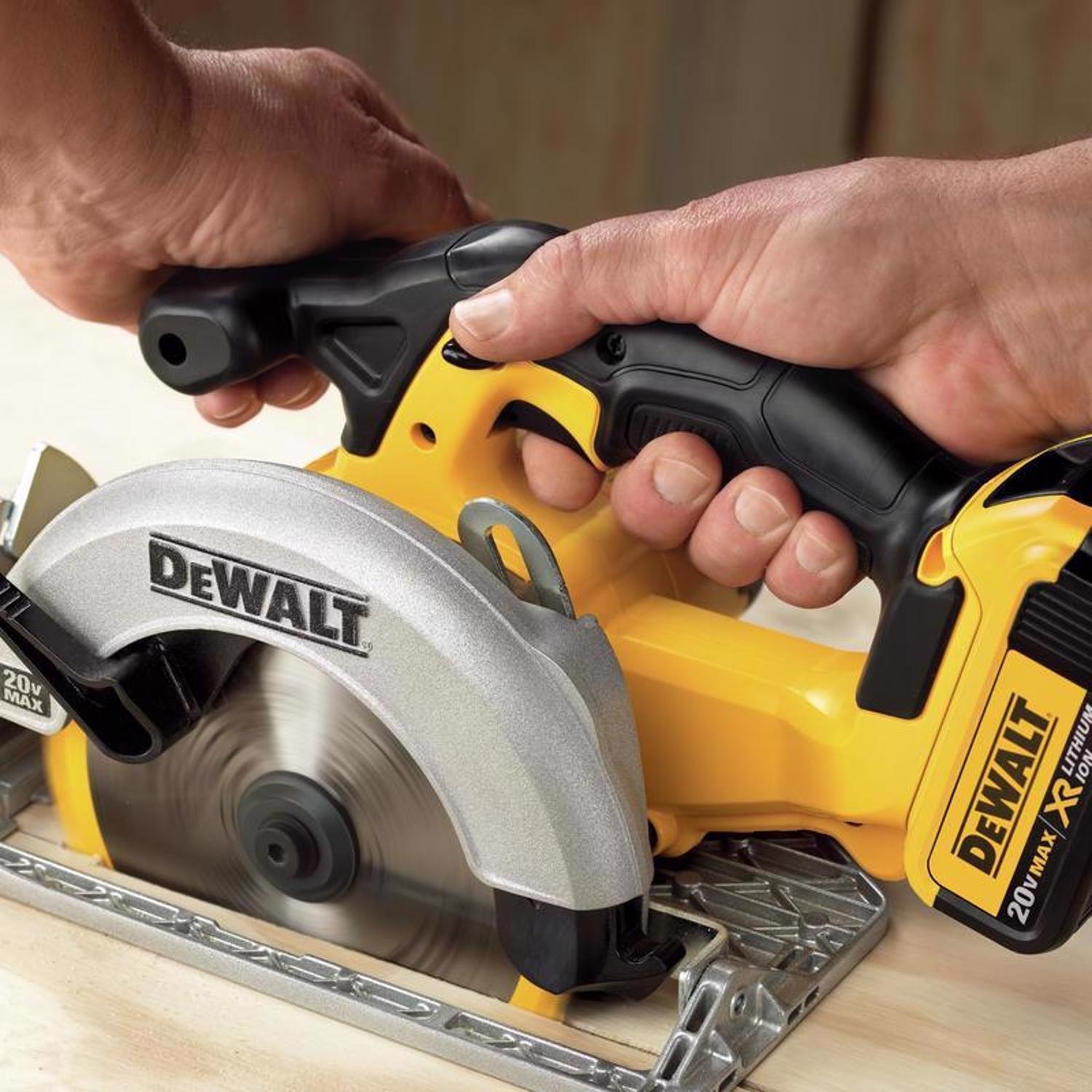 DeWalt 20V MAX 6 1 2 In Cordless Brushed Circular Saw Tool Only
