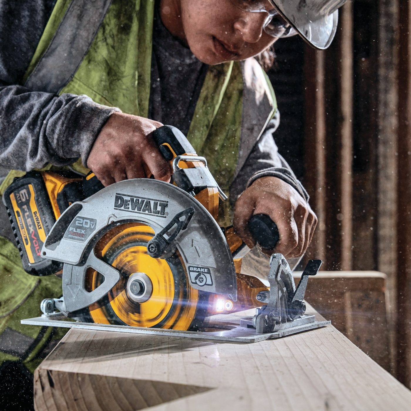 dewalt 7 1 4 cordless circular saw