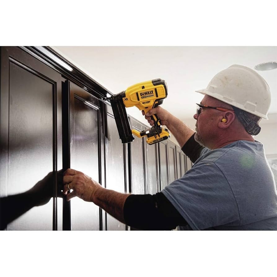 DEWALT 20V MAX Cordless Brad Nailer Kit 18GA DCN680D1 