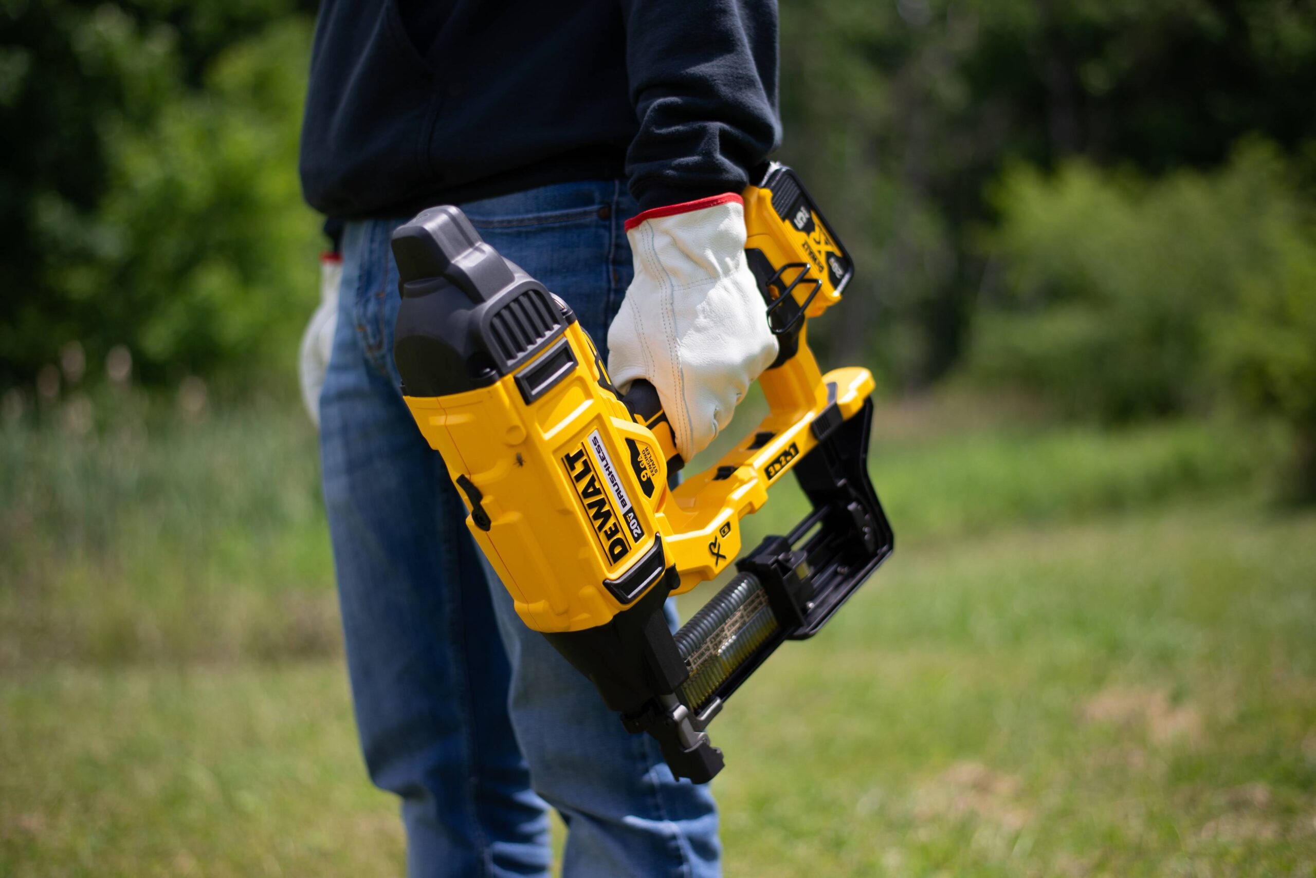 dewalt cordless staple gun