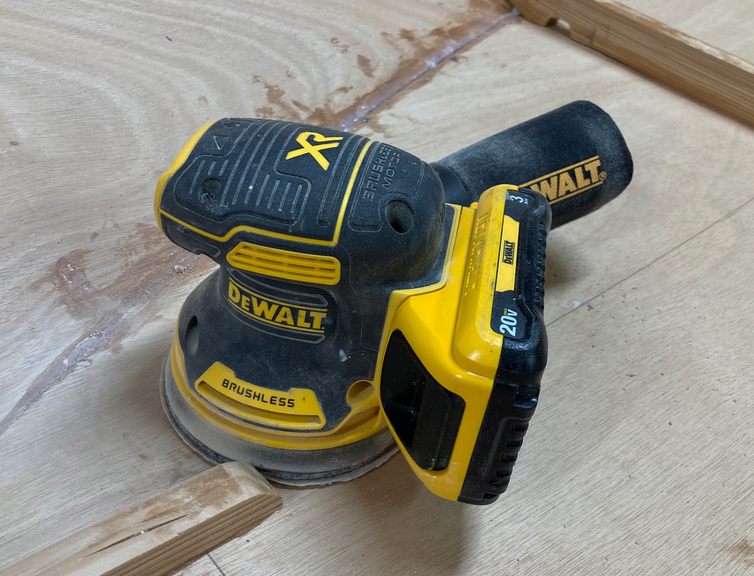 DeWalt 20v Random Orbit Sander Small Boats Magazine