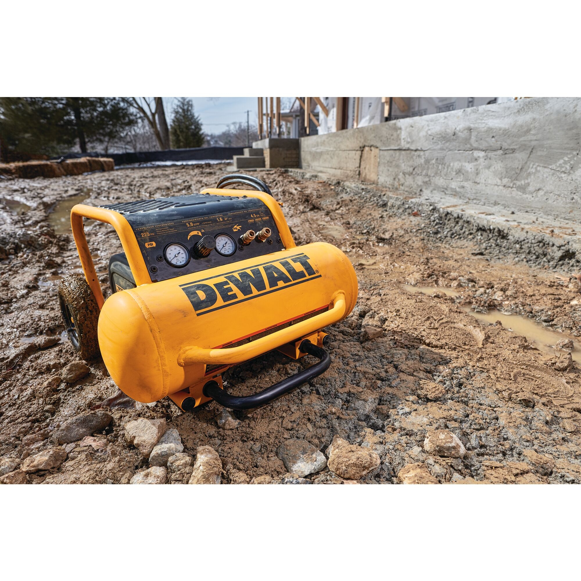 DEWALT 4 5 Gallon Portable Electric 225 PSI Horizontal Air Compressor D55146 At Lowes