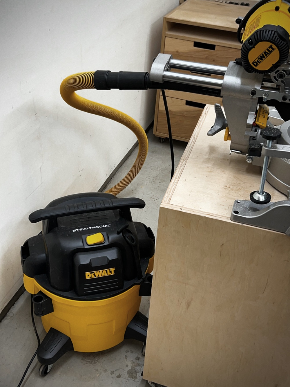 dewalt miter saw dust collection