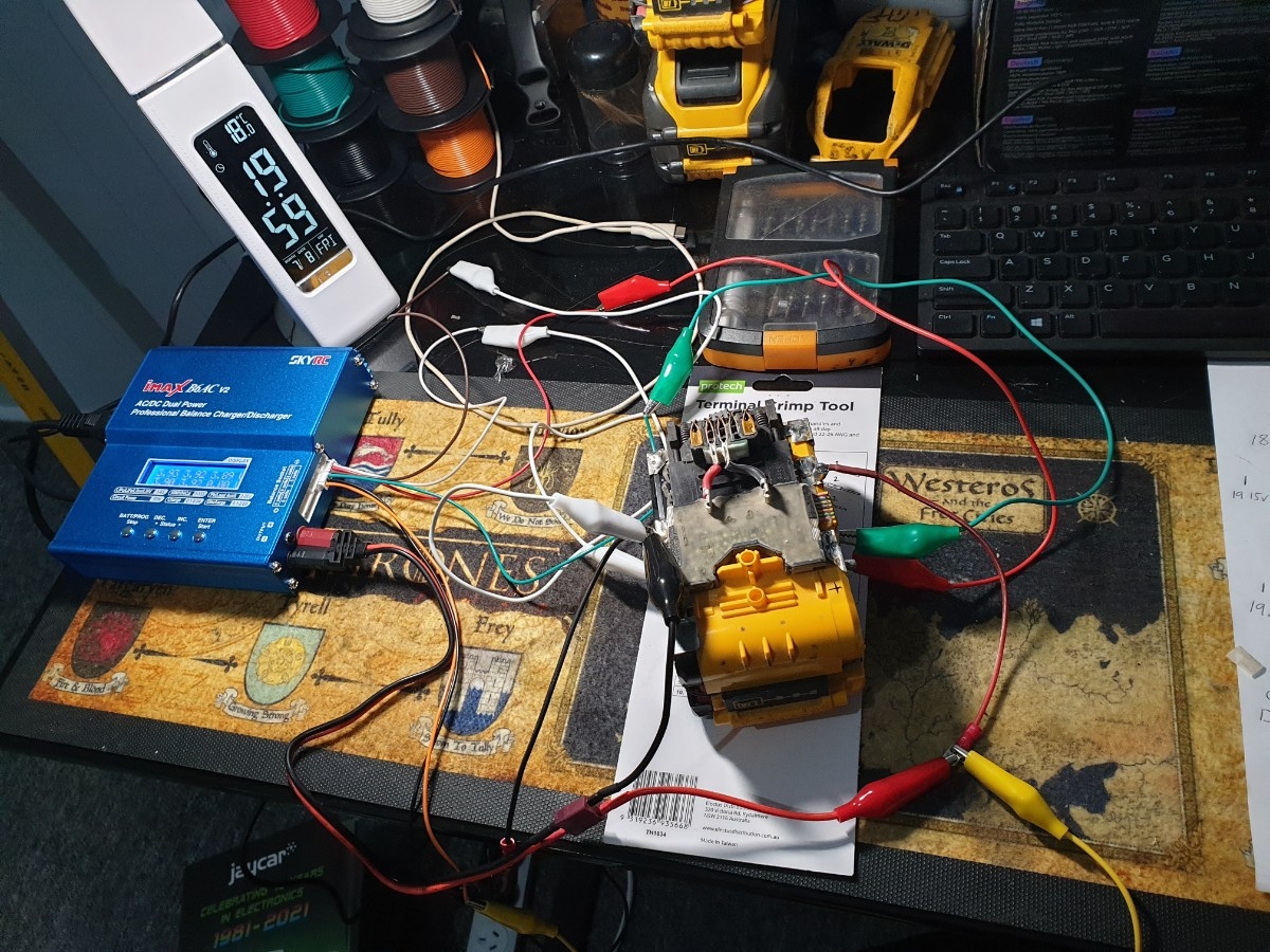DeWalt Battery Fully Charged But Not Working Dewalt Power Tool Forum Tools In Action