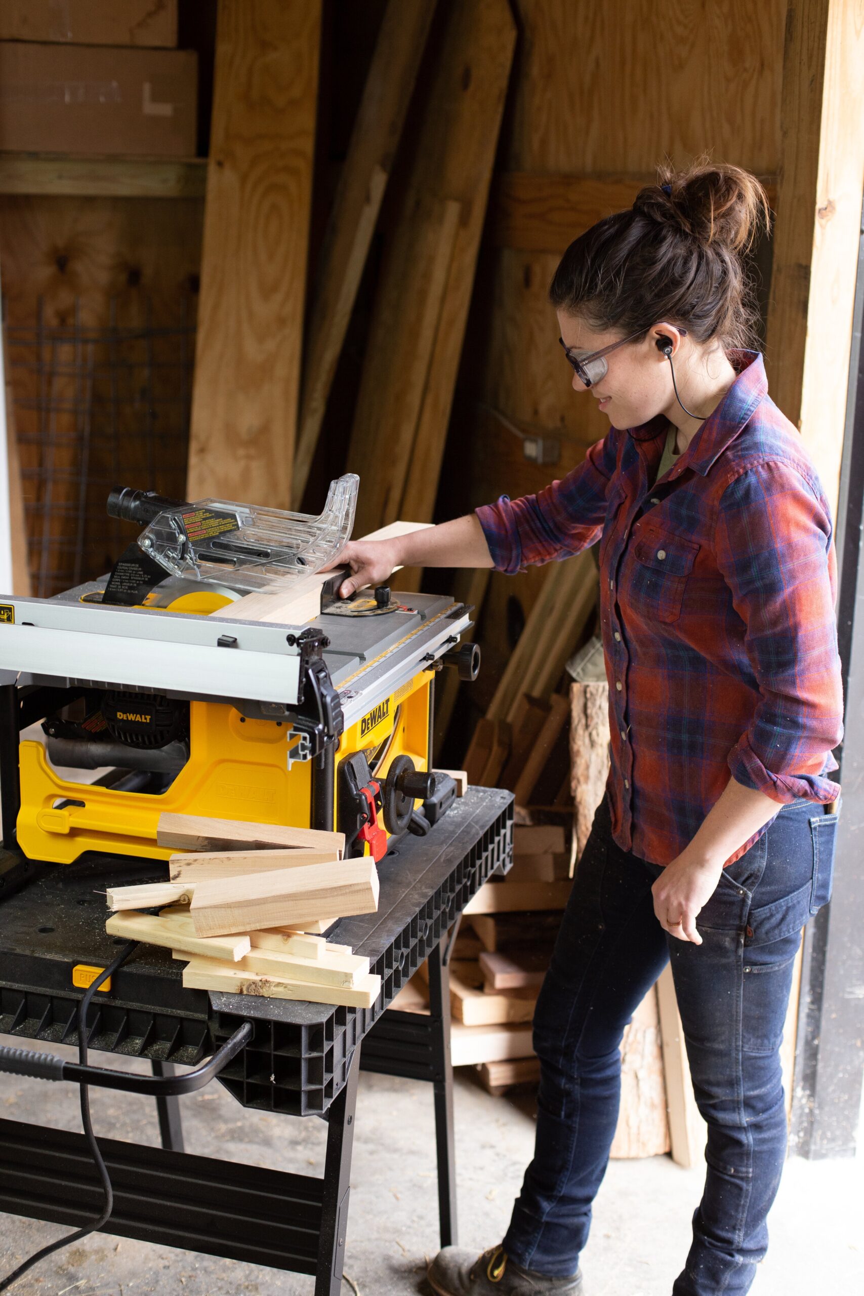 DeWalt Compact Jobsite Table Saw And 33 In Folding Portable Workbench Anne Of All Trades