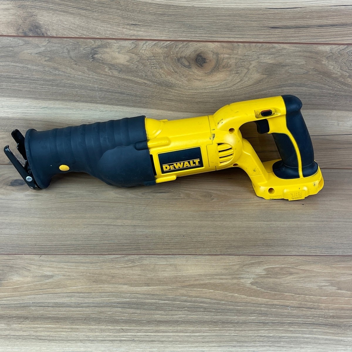 dewalt dc385 reciprocating saw
