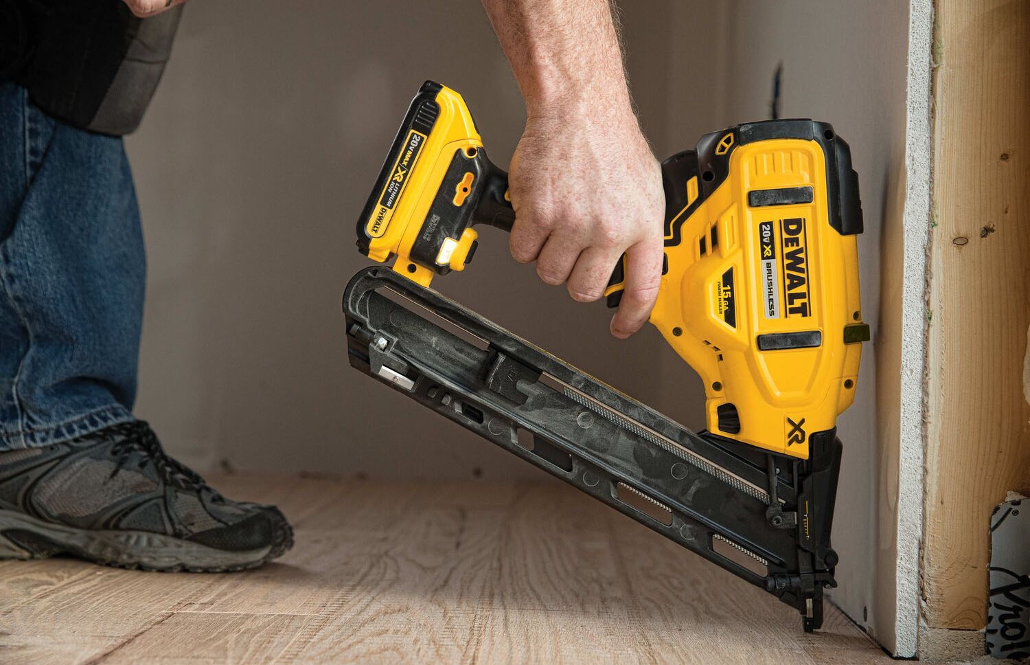 dewalt 15 gauge nail gun