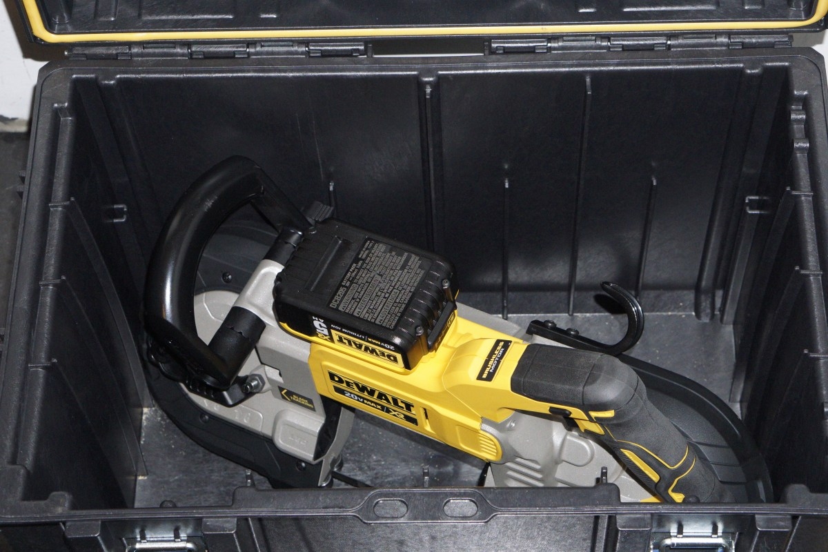 dewalt cordless band saw case