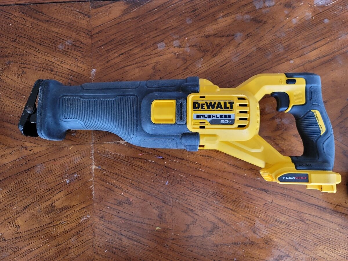 DEWALT DCS389B Flexvolt 60V Cordless Reciprocating Saw