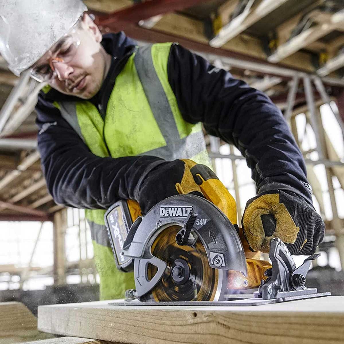 DeWALT DCS578T2 Brushless Cordless 54V FlexVolt 190mm Circular Saw With 2 X 6Ah Batts Charger And Carry Case Dvs Power Tools