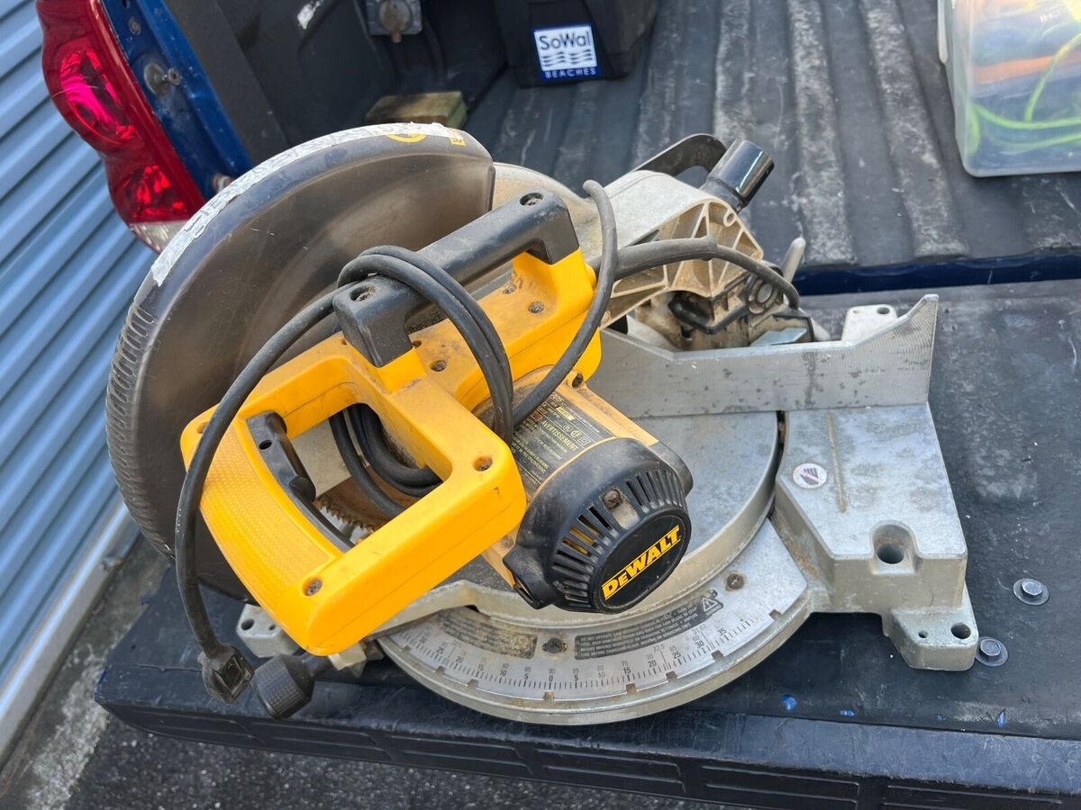 DeWalt DW705 12