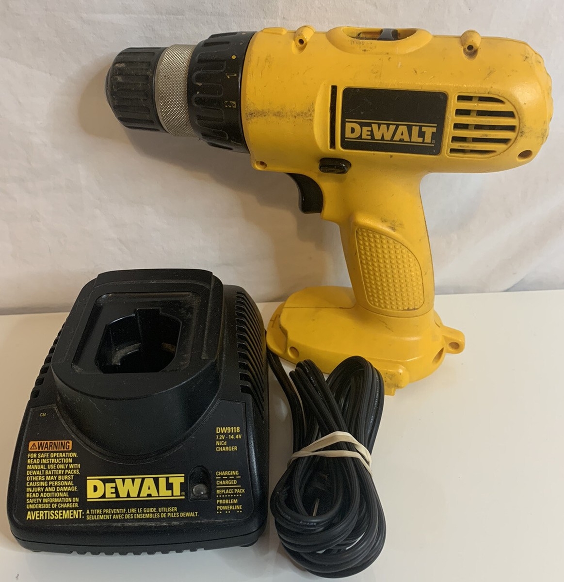 DeWalt DW928 14 4 Volt Drill 3 8 Driver U0026 Charger DW9118