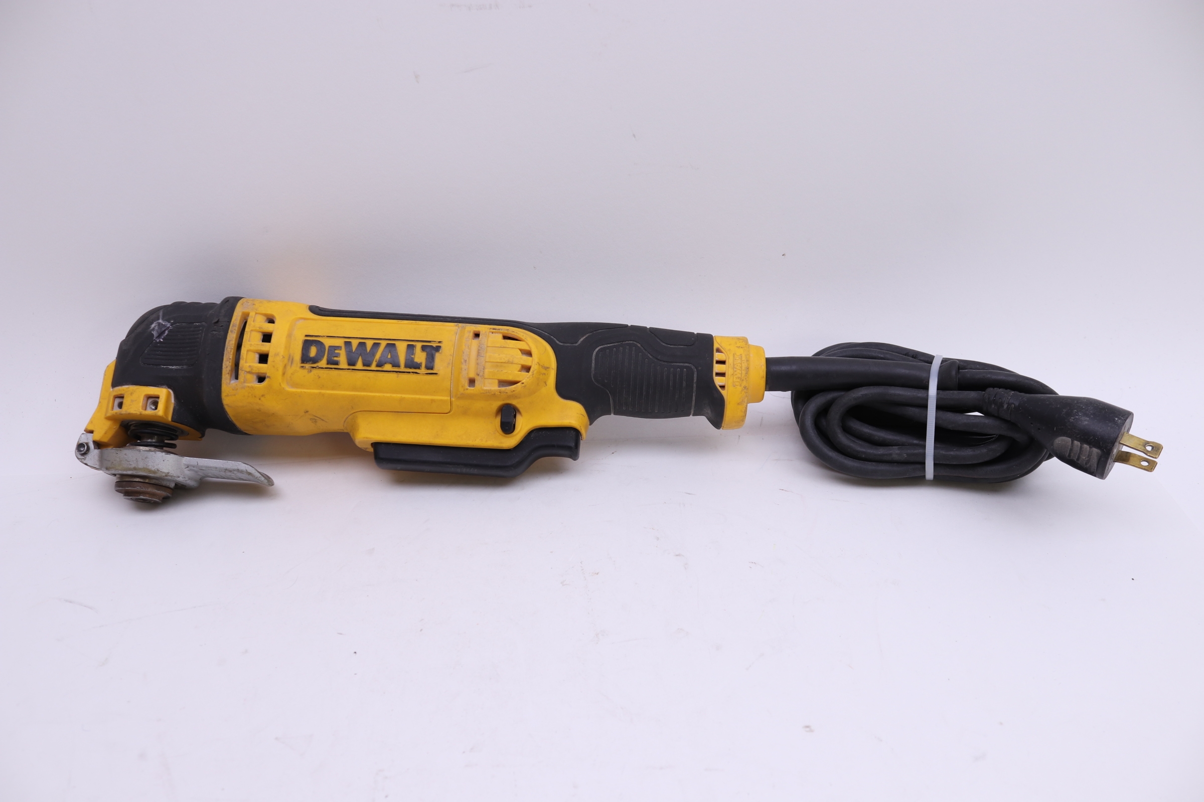 DeWalt DWE315 3 Amp 120V Corded Electric Oscillating Multi Tool