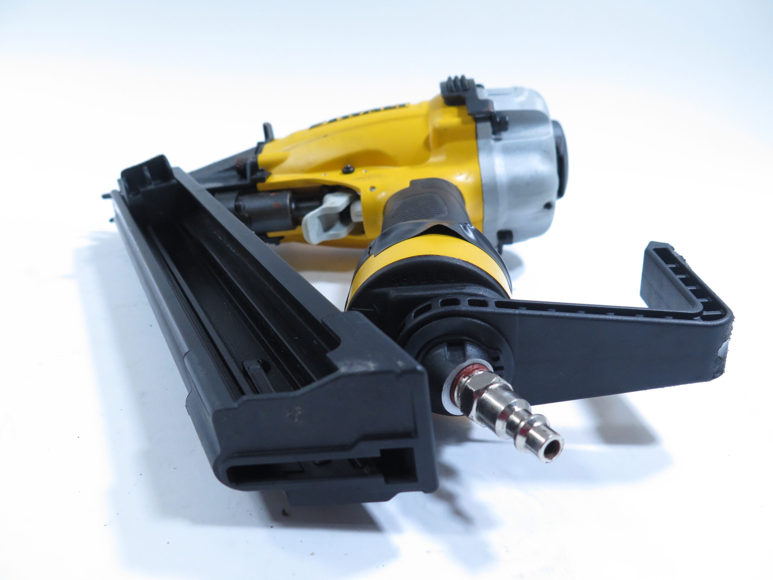 dewalt metal connector nailer