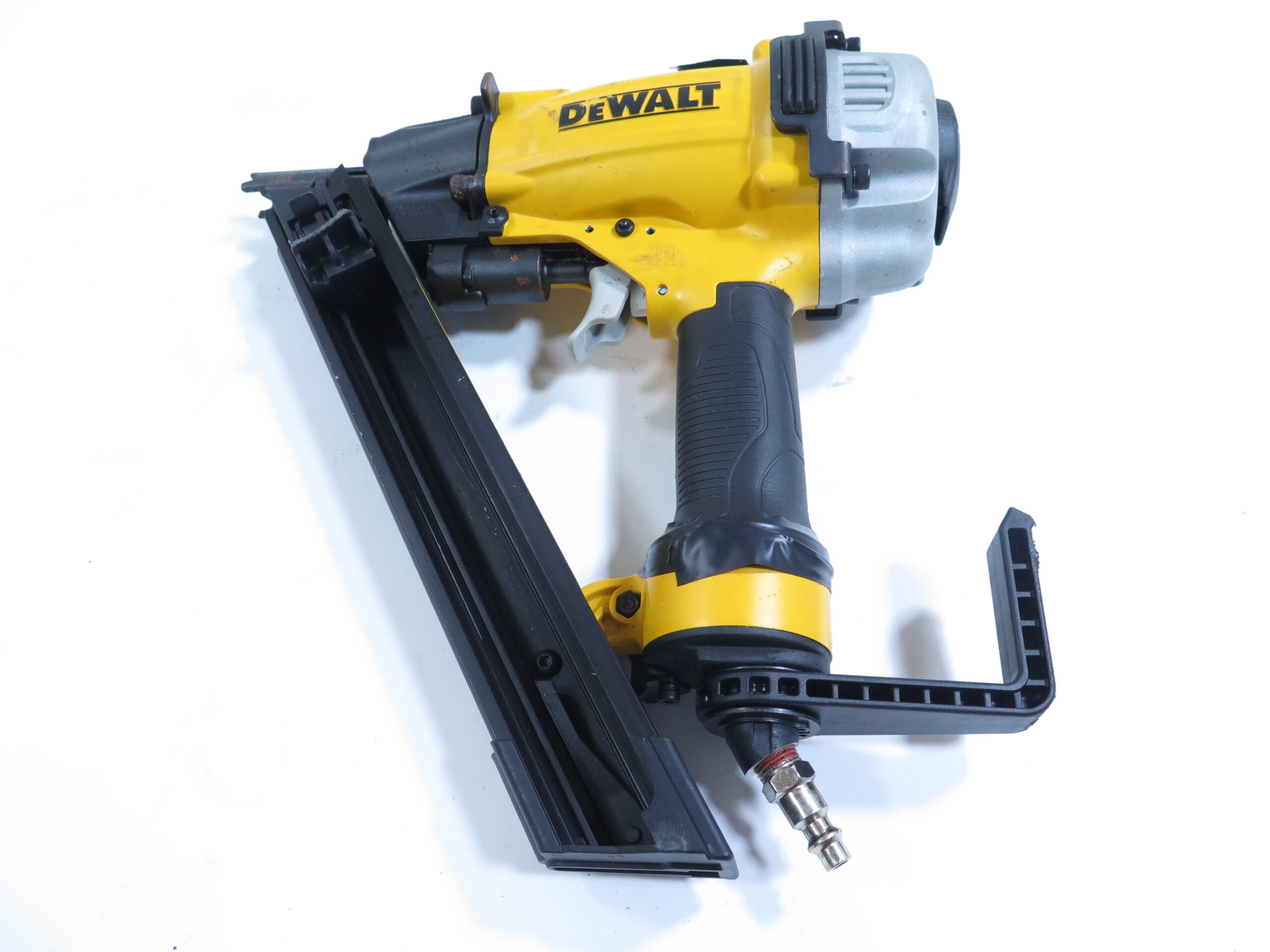 DeWalt DWMC150 35 Degree Pneumatic Metal Connector Nailer 7171