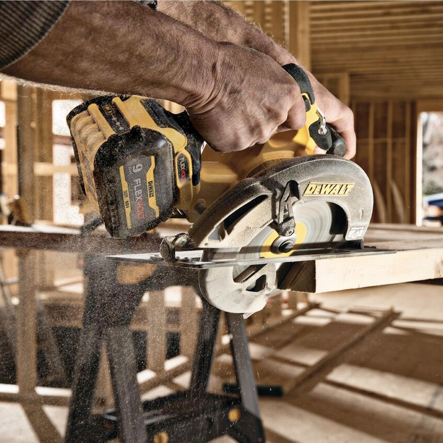 DeWalt FLEXVOLT 60V MAX Brushless 7 1 4 Circular Saw 2 Battery Kit K L Jack