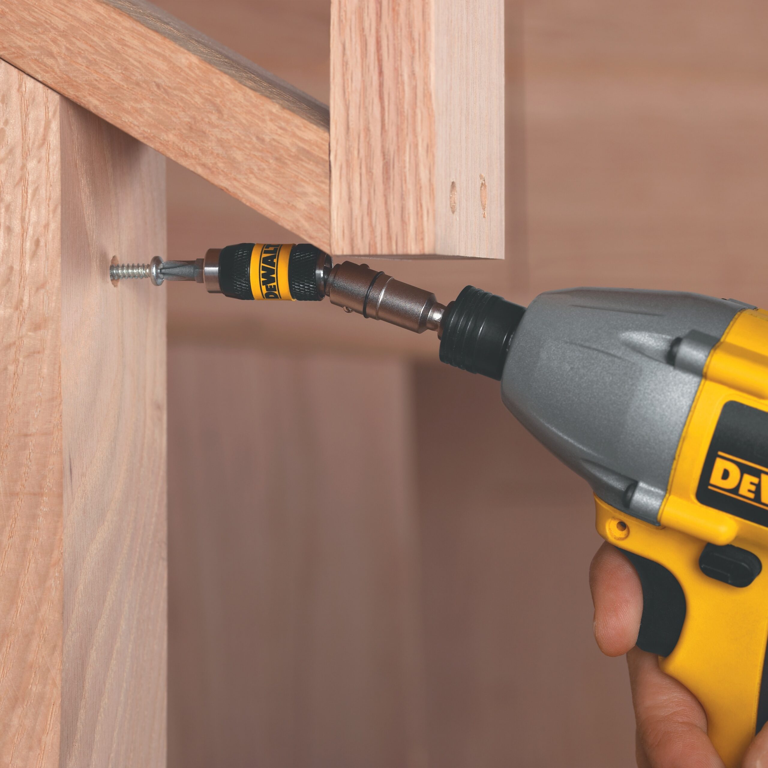 DEWALT Impact Ready Magnetic Pivot Holder 1 4