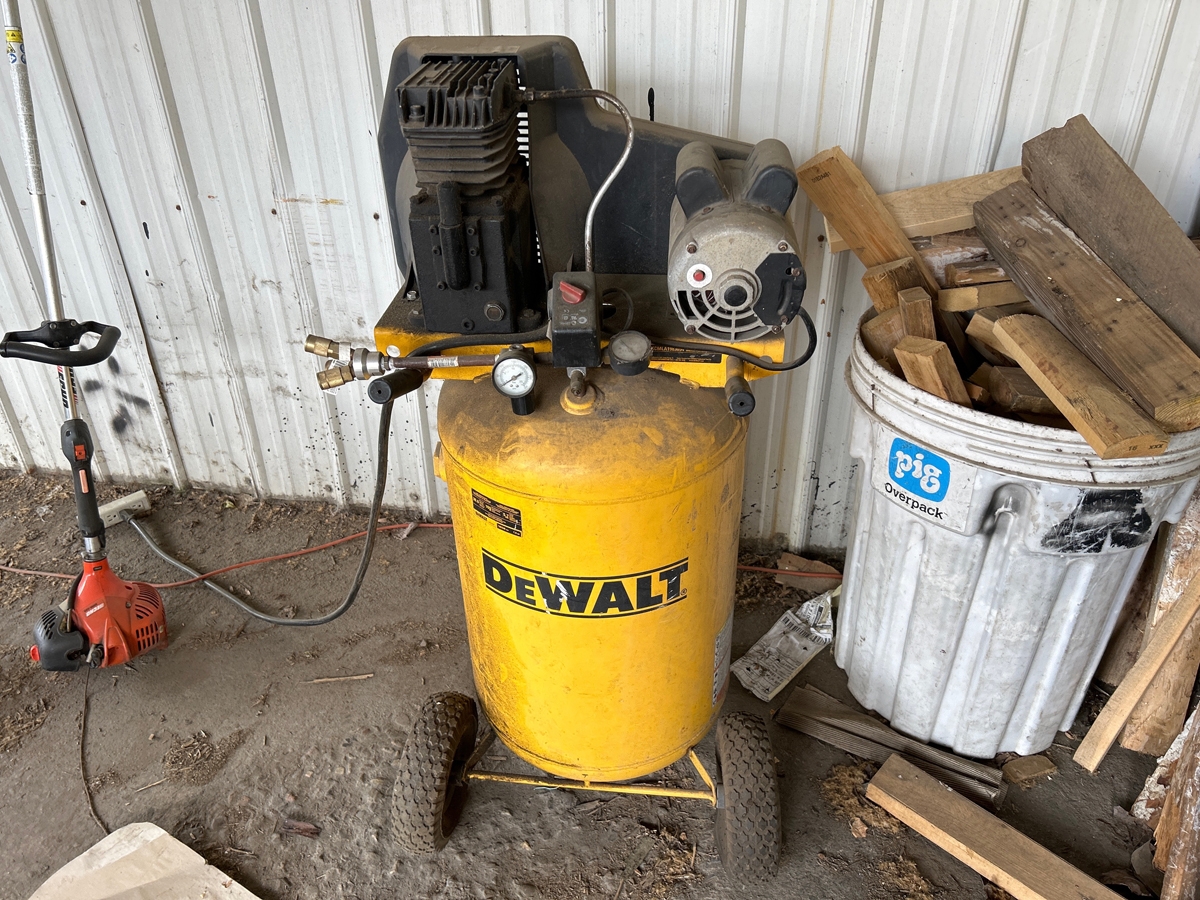 Dewalt Model DXCMLA1983054 Induction 30 Gallon Proxibid
