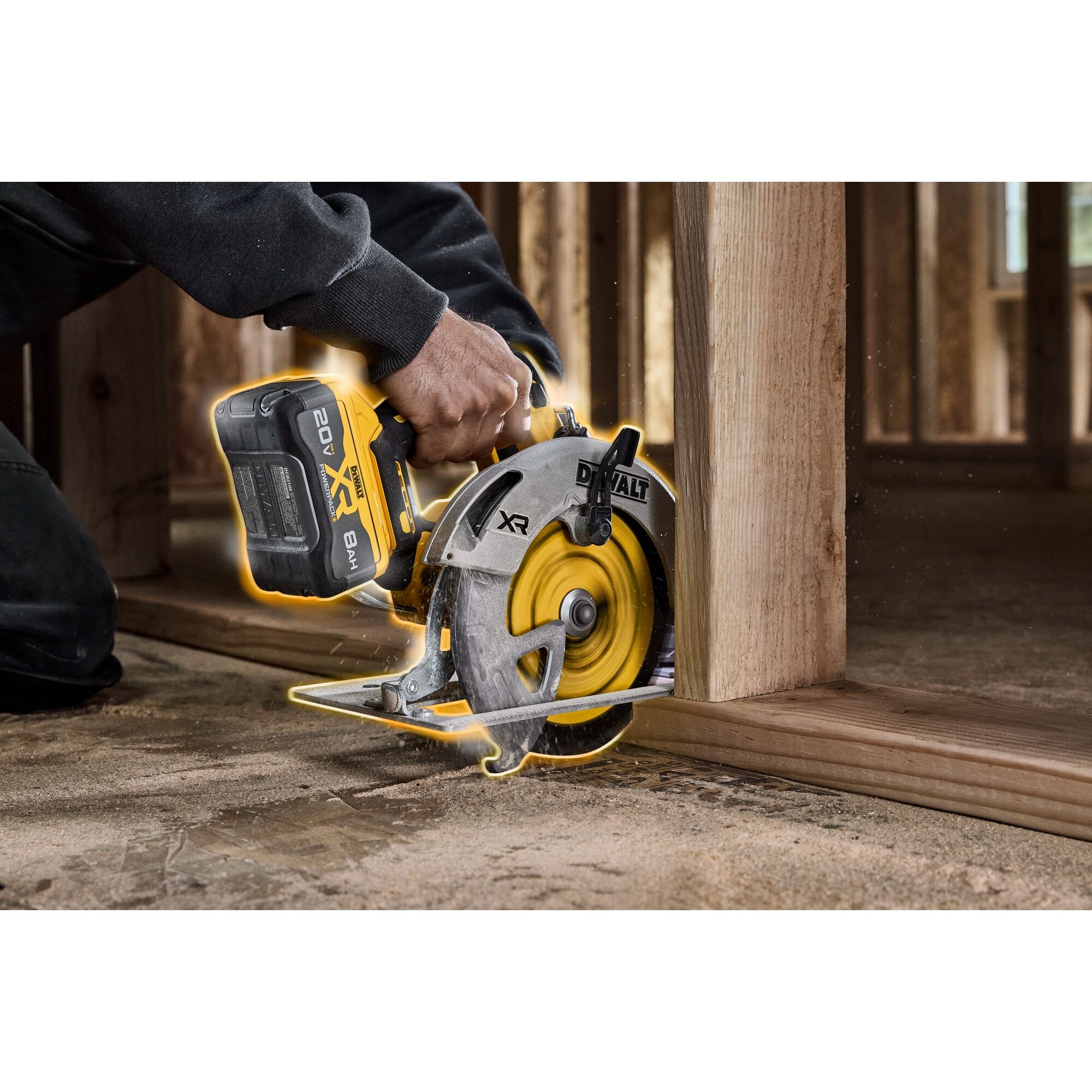 DEWALT XR 20 volt Max 7 1 4 in Brushless Cordless Circular Saw Kit 1 Battery Charger Included DCS590WW1 At Lowes