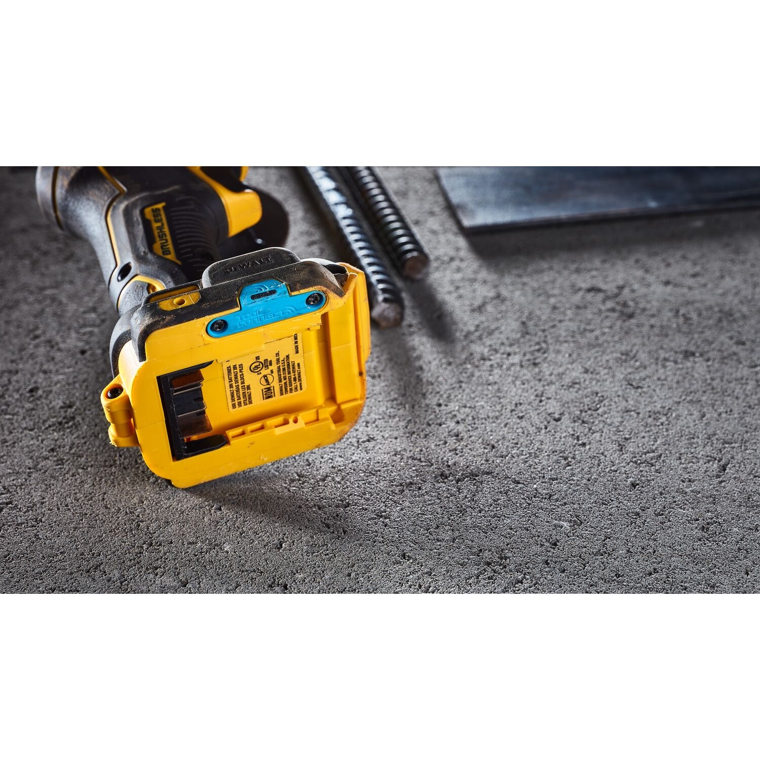 dewalt 20v max xr cut off tool
