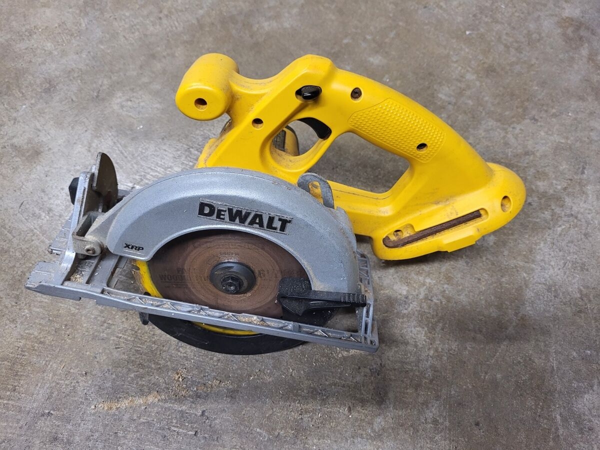 DeWALT XRP DC390 18V Cordless 6 1 2 Circular Saw Tool Only EBay