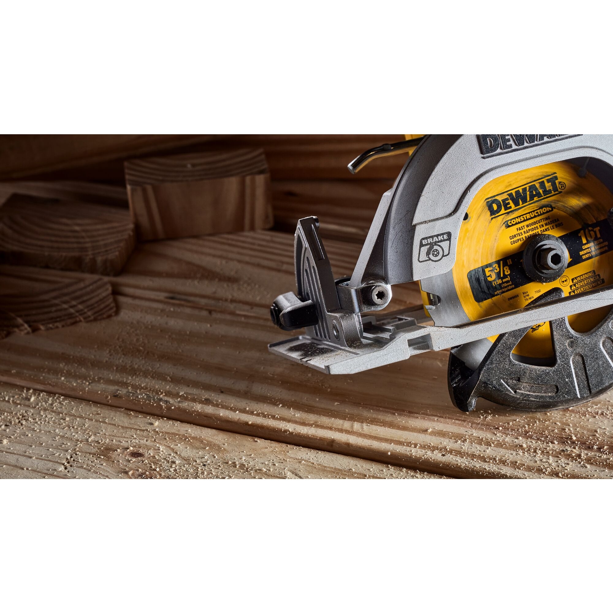 DEWALT XTREME 12 volt Max 5 3 8 in Brushless Cordless Circular Saw