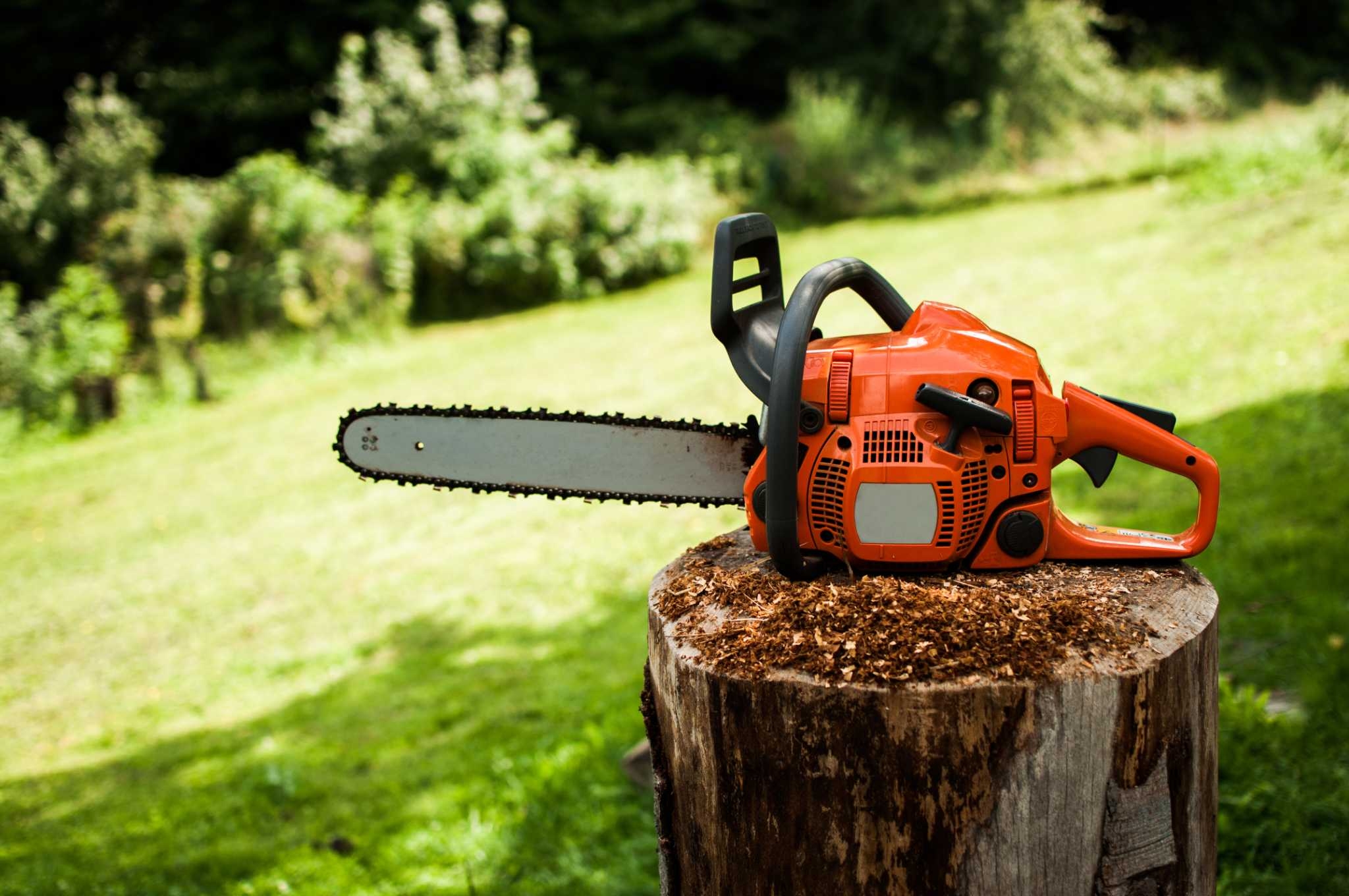 How To Adjust Oil Flow For A Husqvarna Chainsaw
