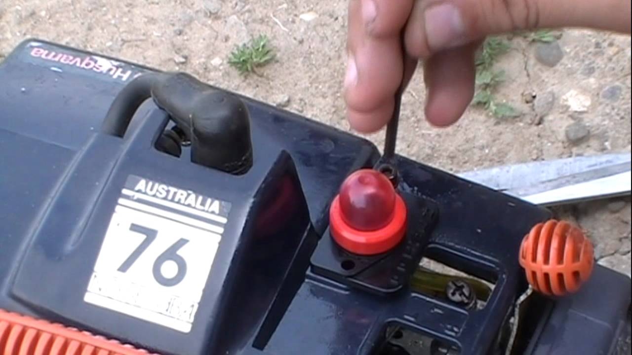 How To Change Husqvarna Primer Bulb YouTube