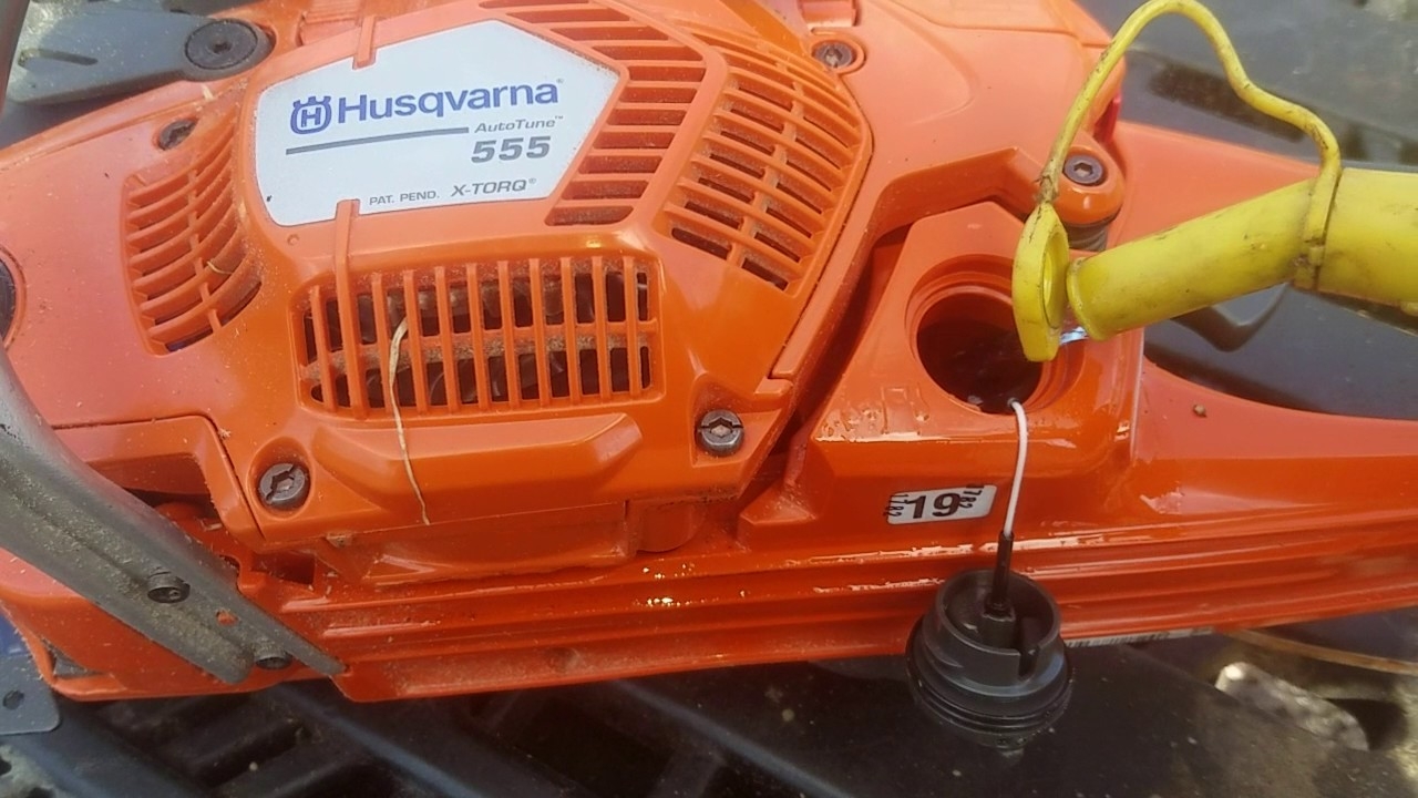 How To Put Gas And Bar Oil In A Husqvarna 555 Chainsaw YouTube