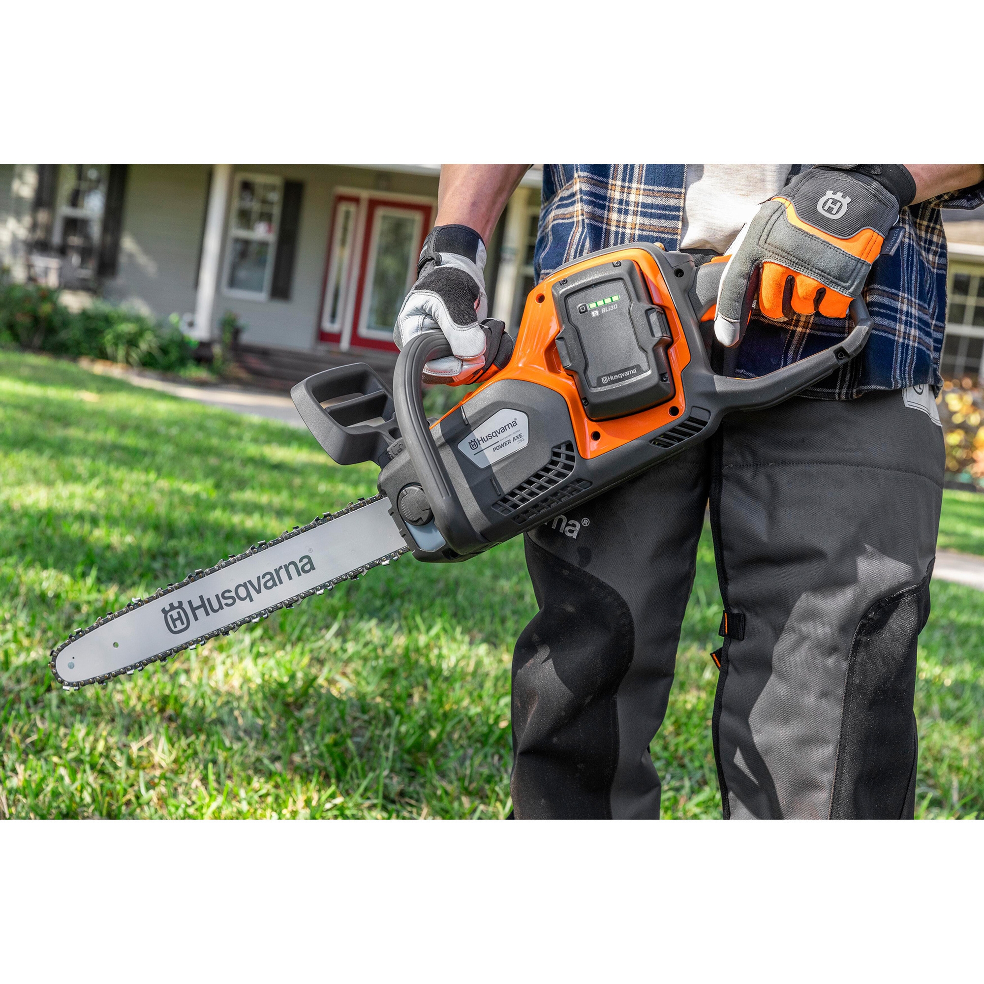 Husqvarna 350i Power Axe Cordless Chainsaw 18in Bar 40V 7 5 Ah Li Ion Battery And Charger Model 350i Northern Tool