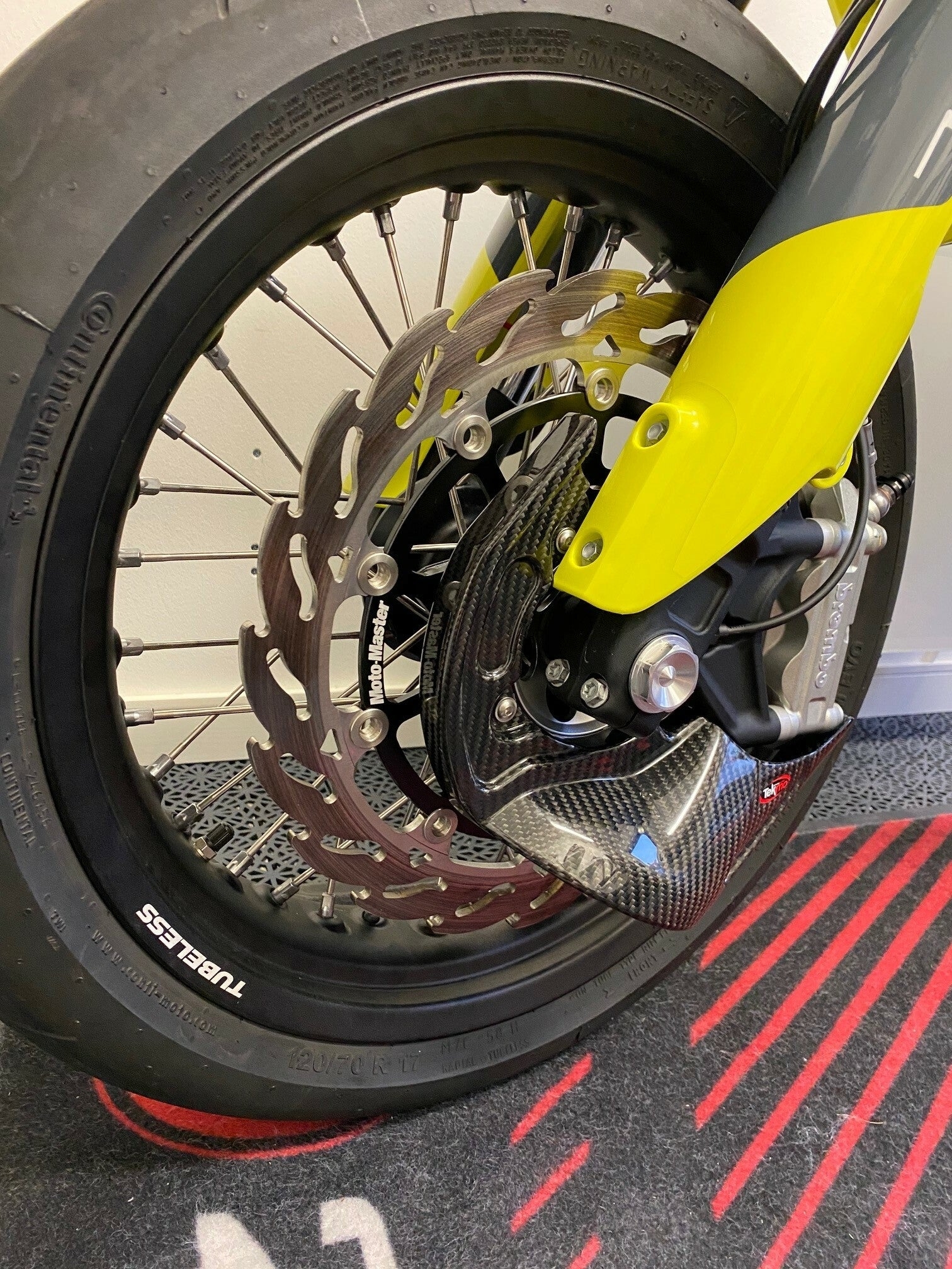 Husqvarna 701 Supermoto Carbon Brake Airscoop A v d V Racing Parts