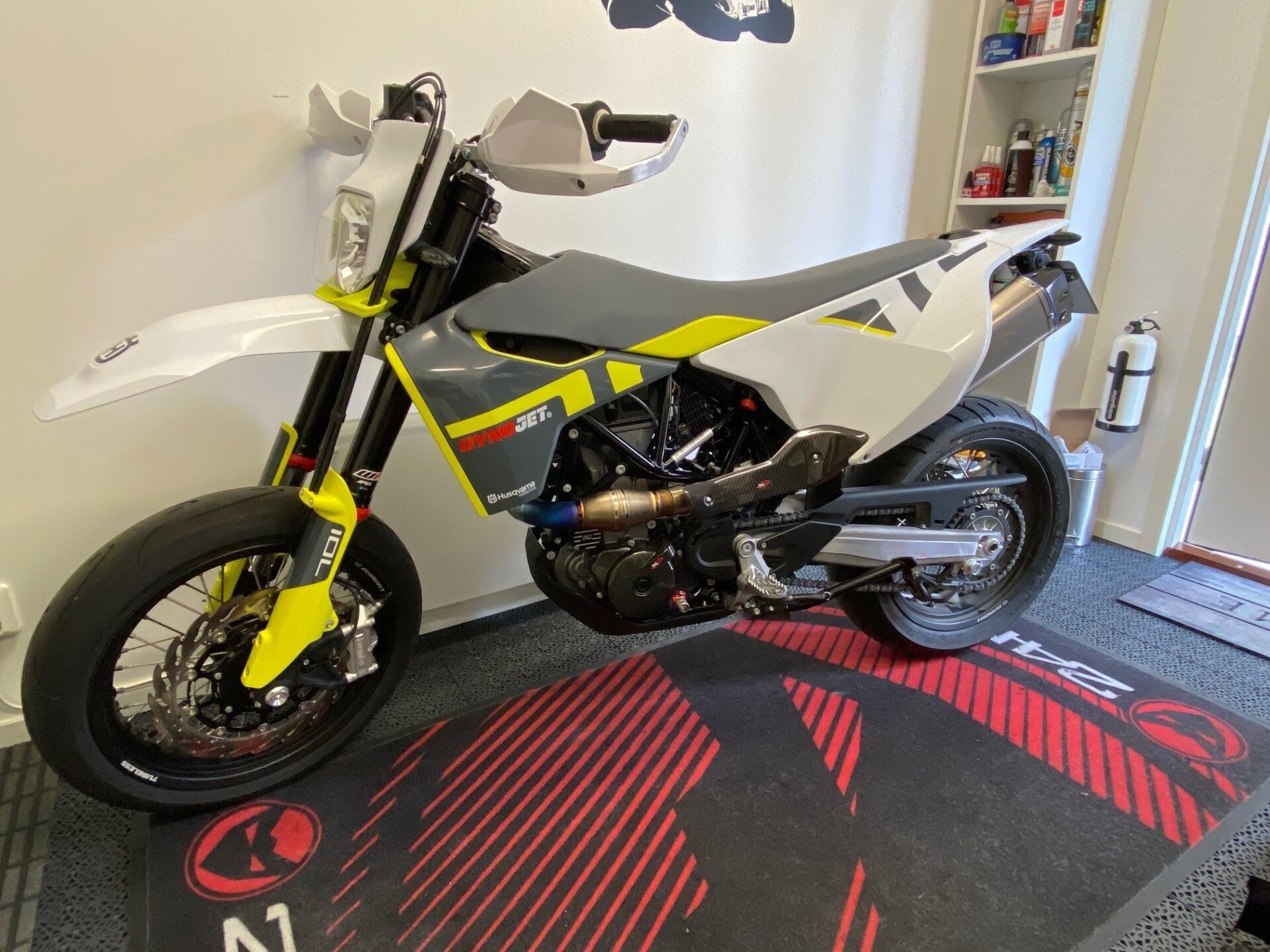 husqvarna 701 supermoto parts