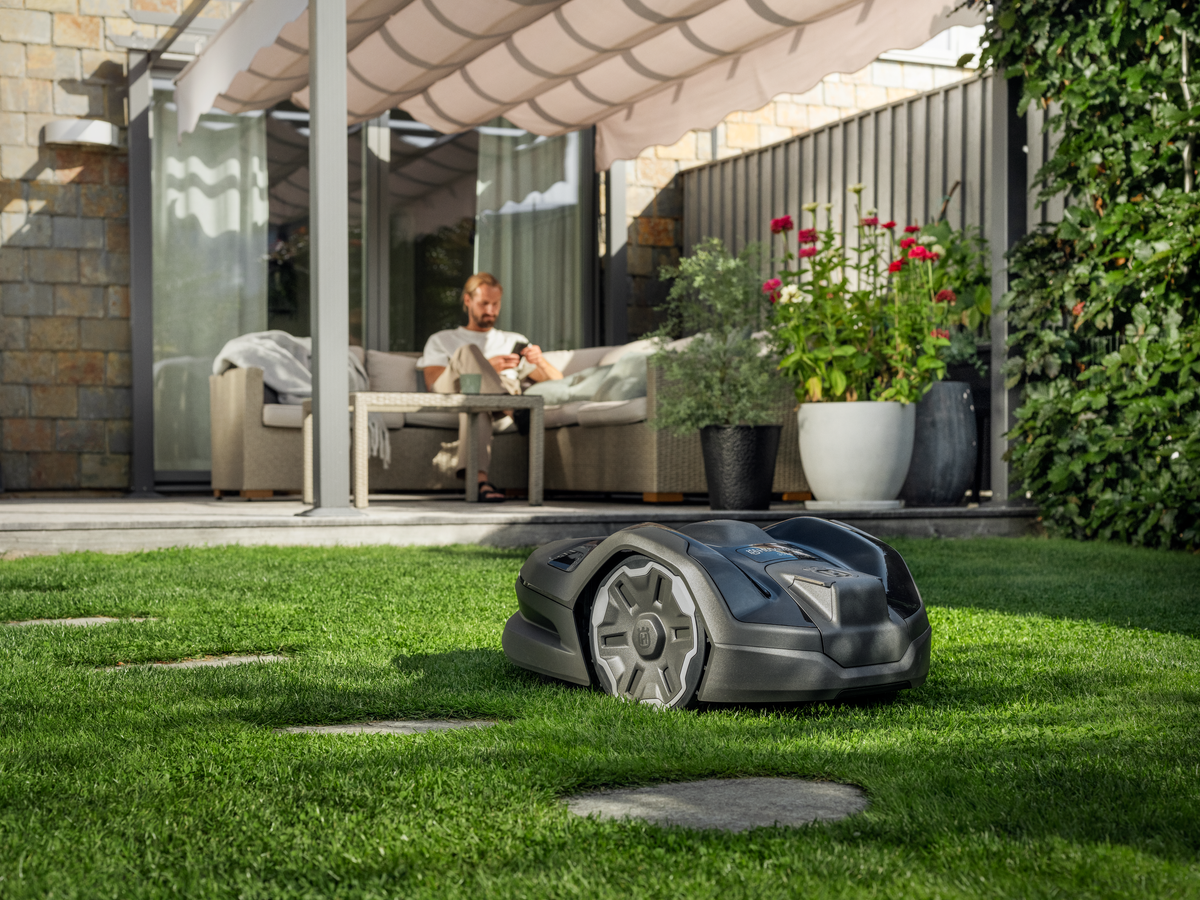 Husqvarna Automower 305E NERA BEDRAAD VITARO Robotmaaiers