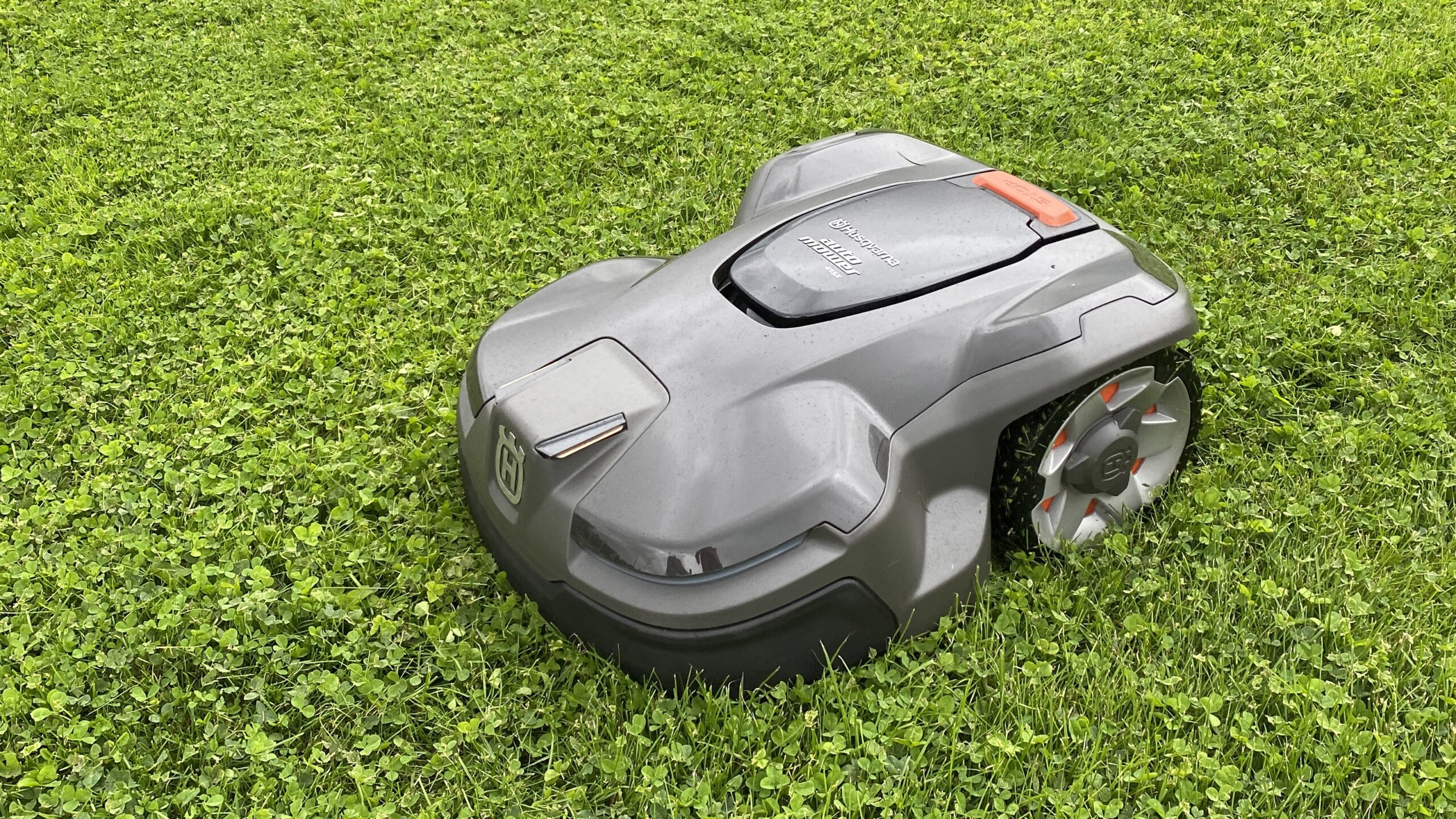 Husqvarna Automower 415x Review Robot Mower Packed With Hi tech Features Gardeningetc