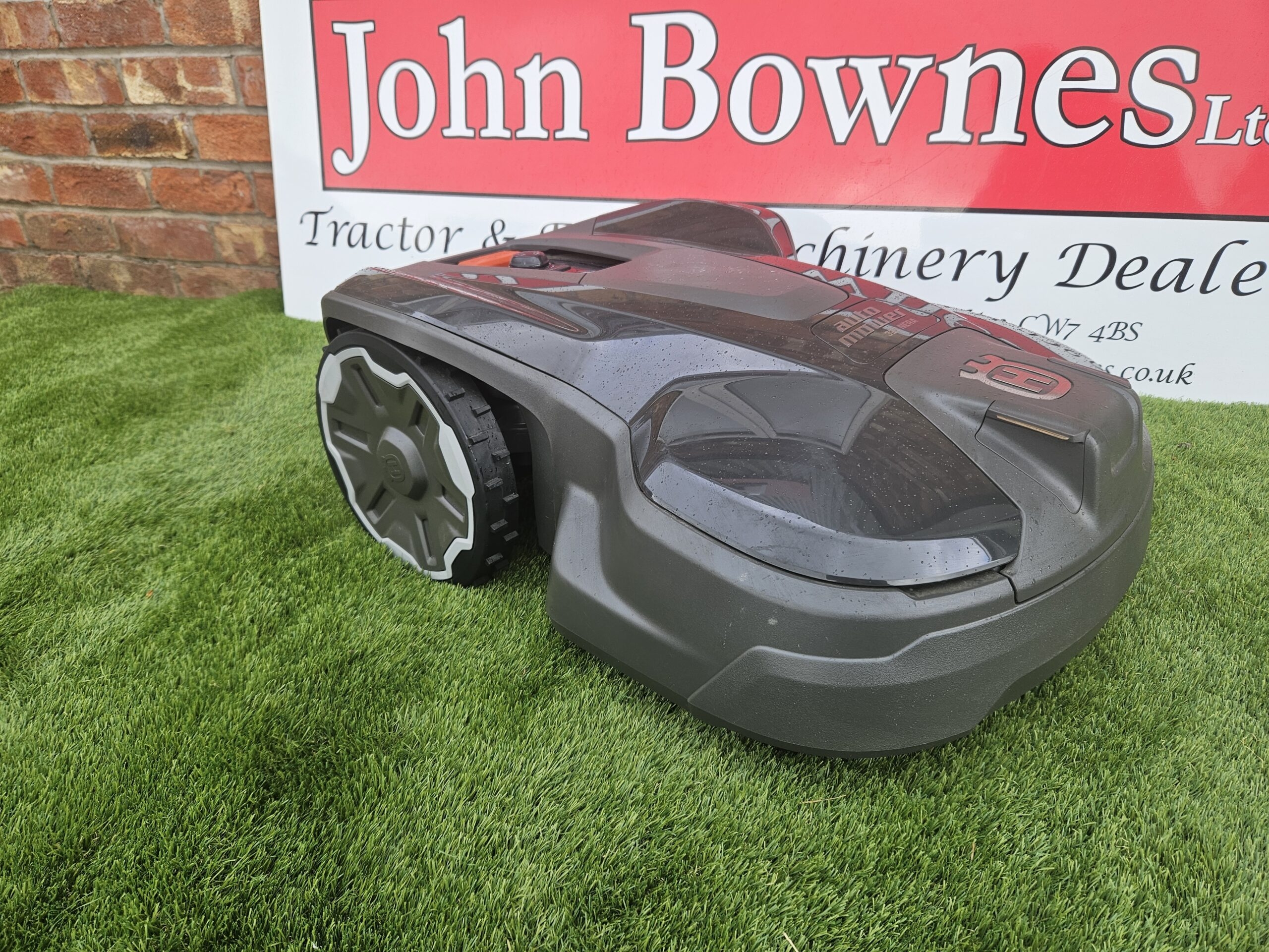 HUSQVARNA AUTOMOWER AM320 NERA John Bownes