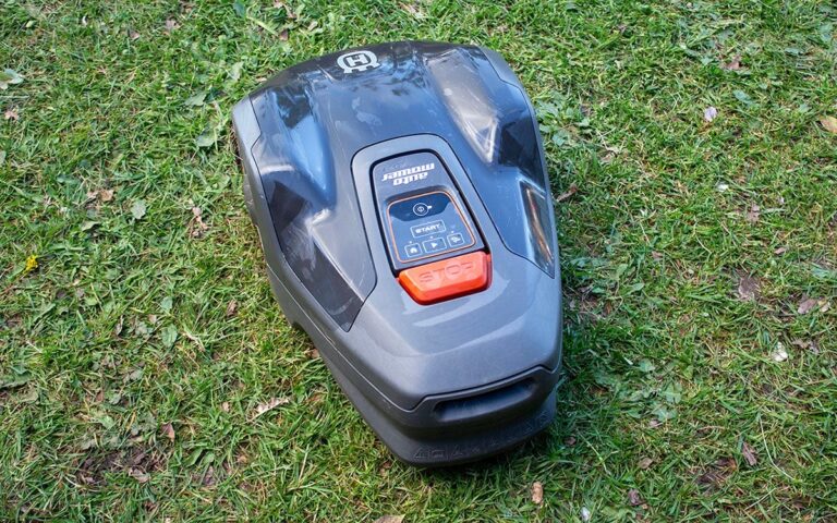 Husqvarna Automower Aspire R4 Review The Ambient