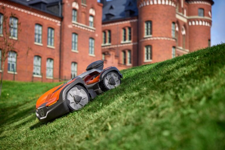 Husqvarna Rasenm hroboter Steil Und Ohne Kabel M hen Profi