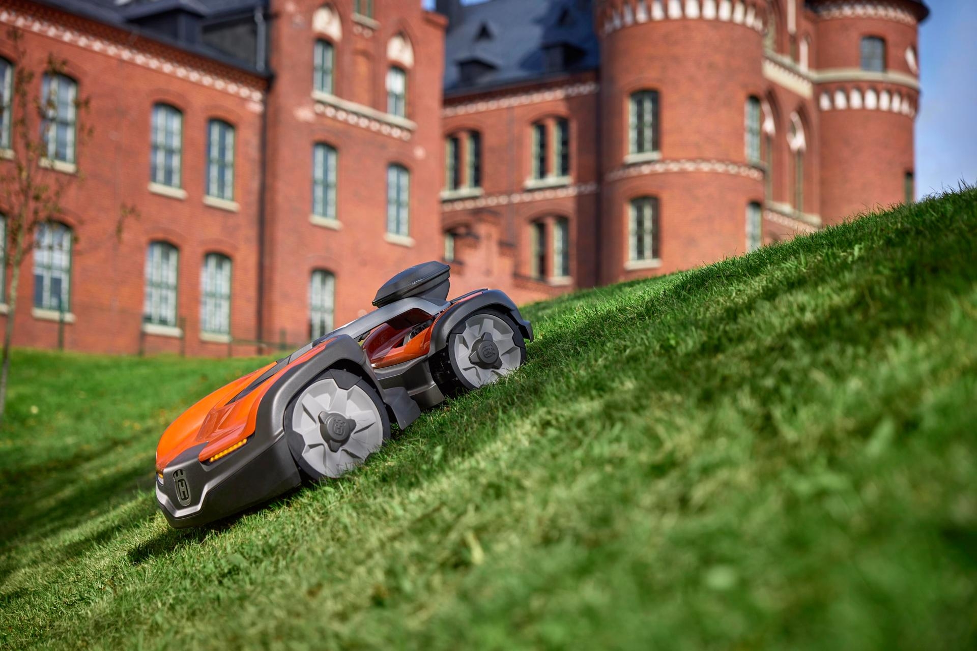 Husqvarna Rasenm hroboter Steil Und Ohne Kabel M hen Profi