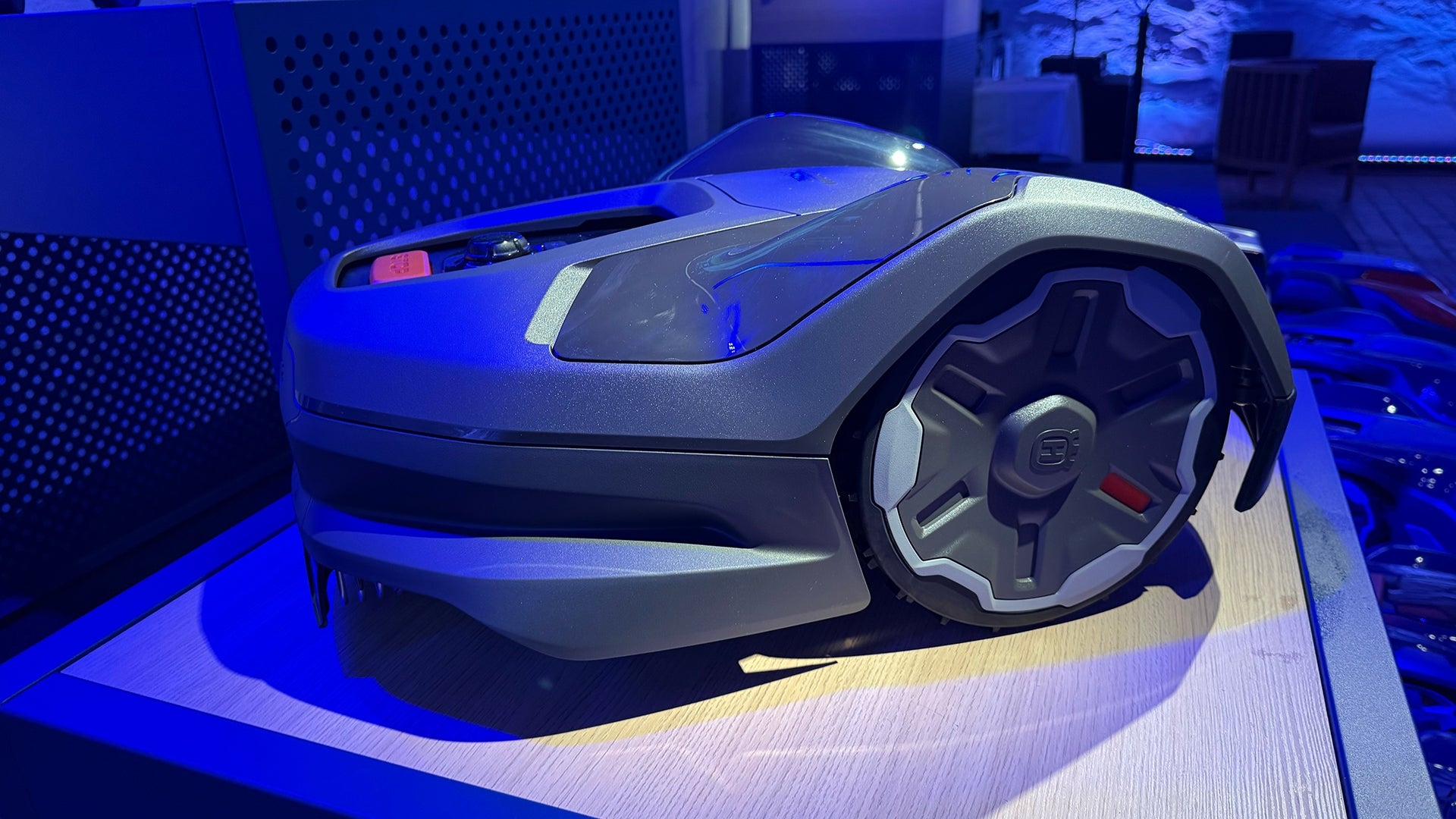 Husqvarna s 2025 Automowers EdgeCut Pattern Mowing And AI On The Horizon The Ambient