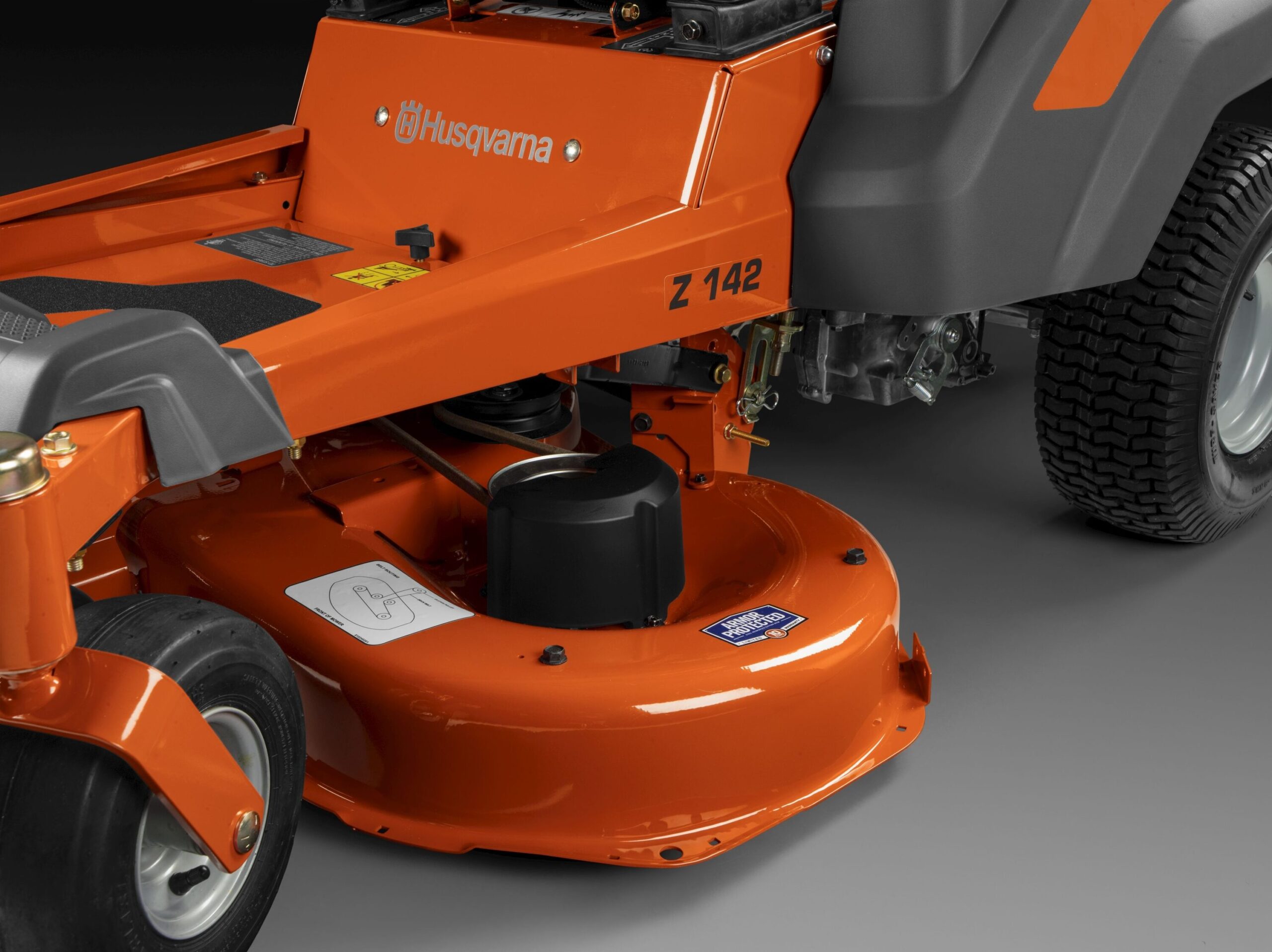 Husqvarna Z142 42 in 17 HP V twin Gas Zero turn Riding Lawn Mower In The Zero Turn Riding Lawn Mowers Department At Lowes