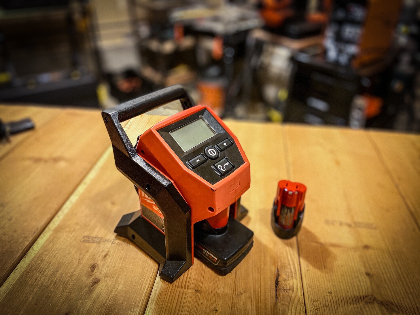 milwaukee air pump m12