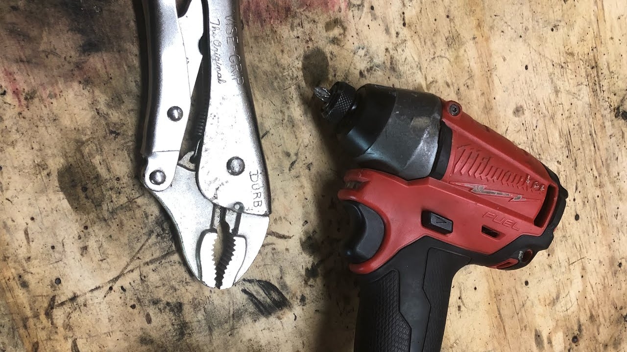 Milwaukee Impact Driver Removing A Bit That Is Stuck YouTube